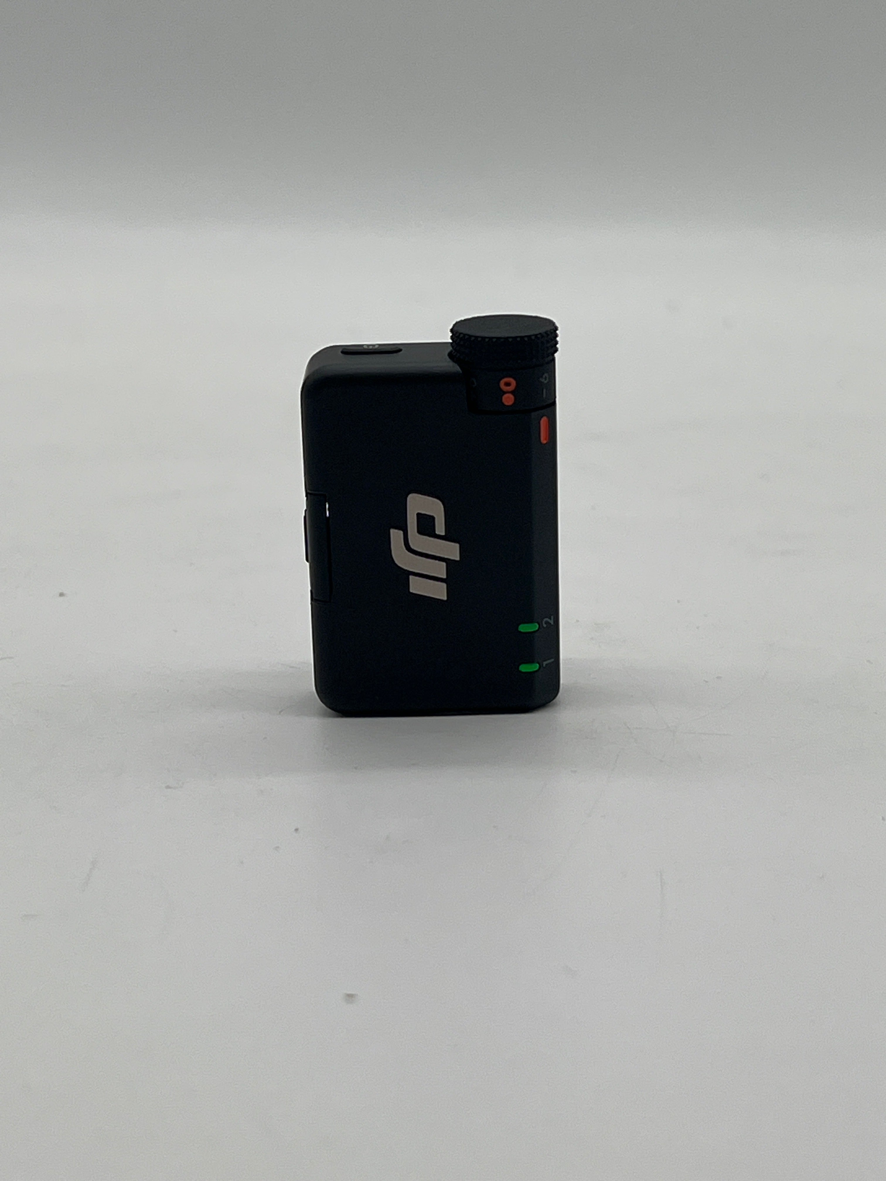 DJI Mic Mini Gray Style 2 TX 1 RX - Used With Charging Case