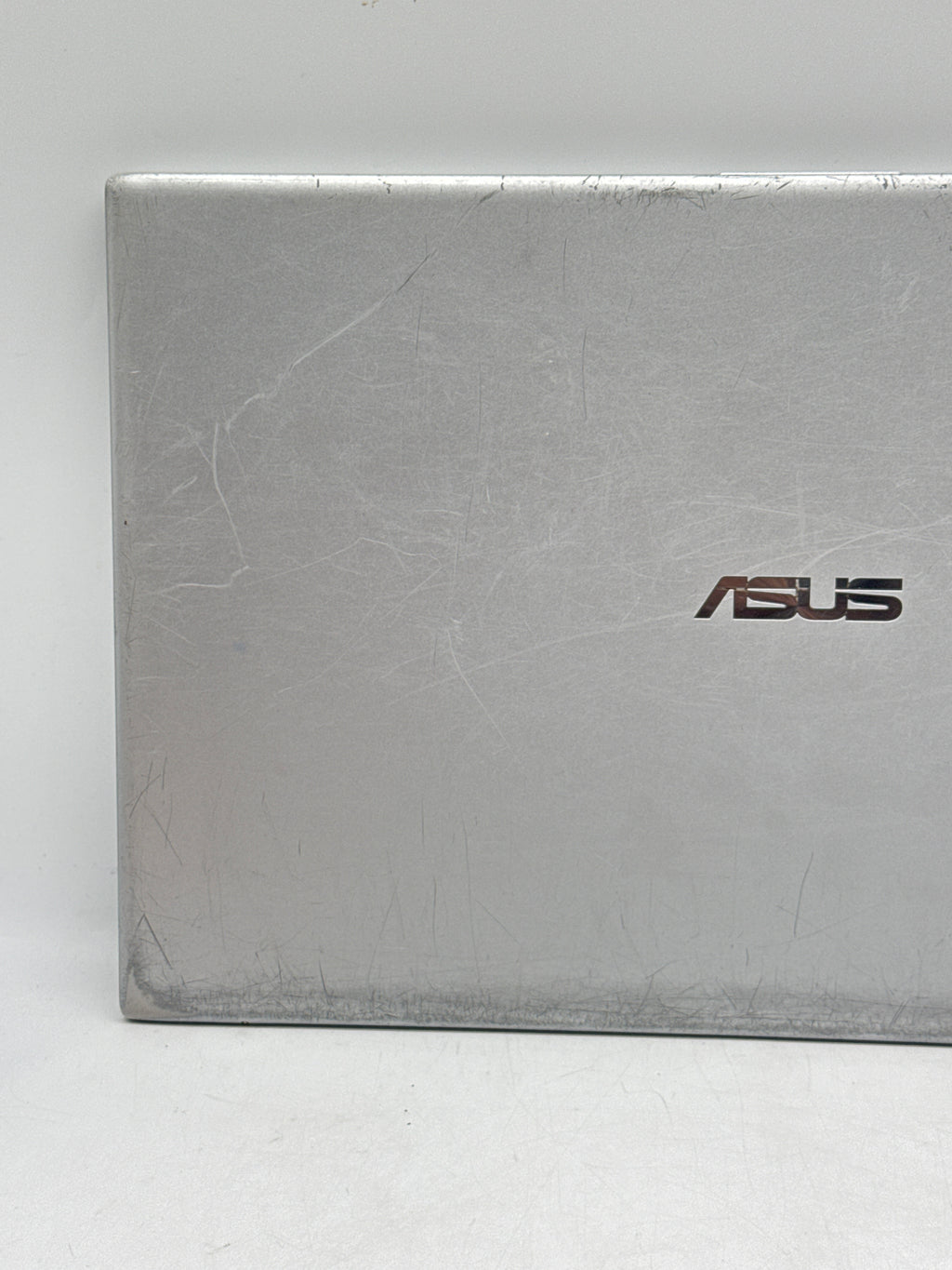 Asus VivoBook M712D 17.3in Ryzen 3 3250U 4GB RAM 256GB SSD - Used