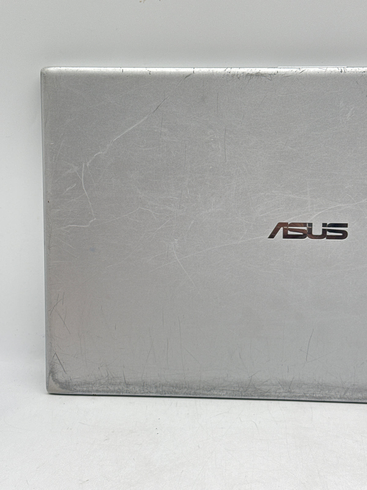 Asus VivoBook M712D 17.3in Ryzen 3 3250U 4GB RAM 256GB SSD - Used