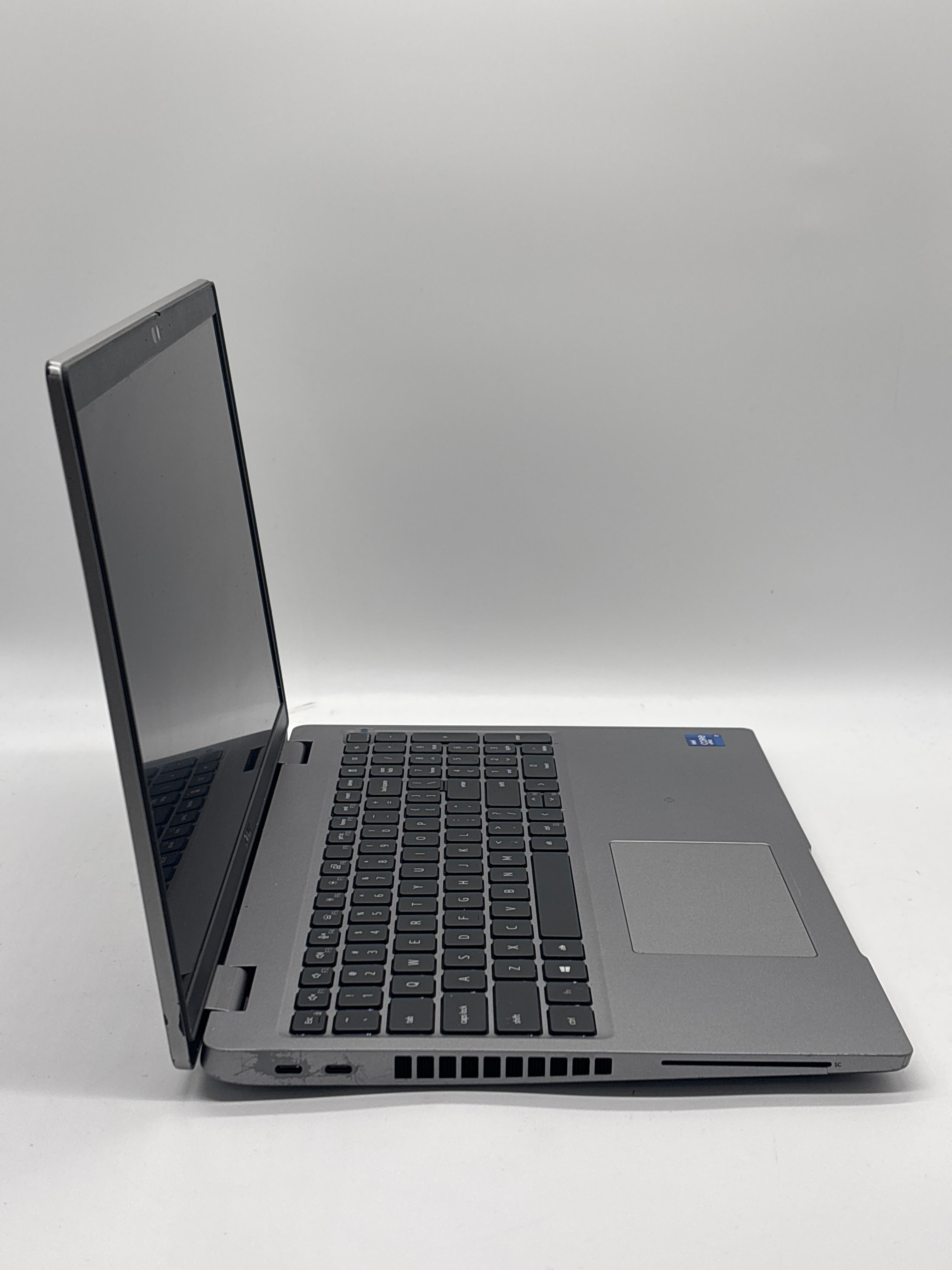 Dell Latitude 5520 15.6" i7-1185G7 32GB RAM 512GB SSD Silver