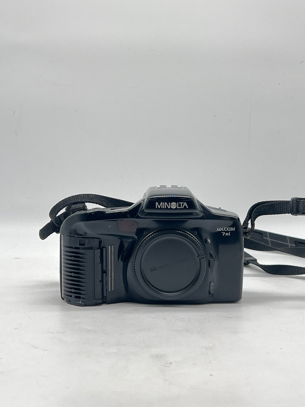 Minolta Maxxum 7xi 35mm SLR Film Camera Body A-Mount Black - READ
