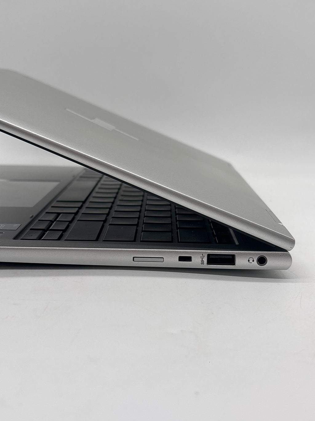 HP ENVY X360 830 G10 i7-1365U 32GB RAM 512GB SSD - Scuffs on Screen