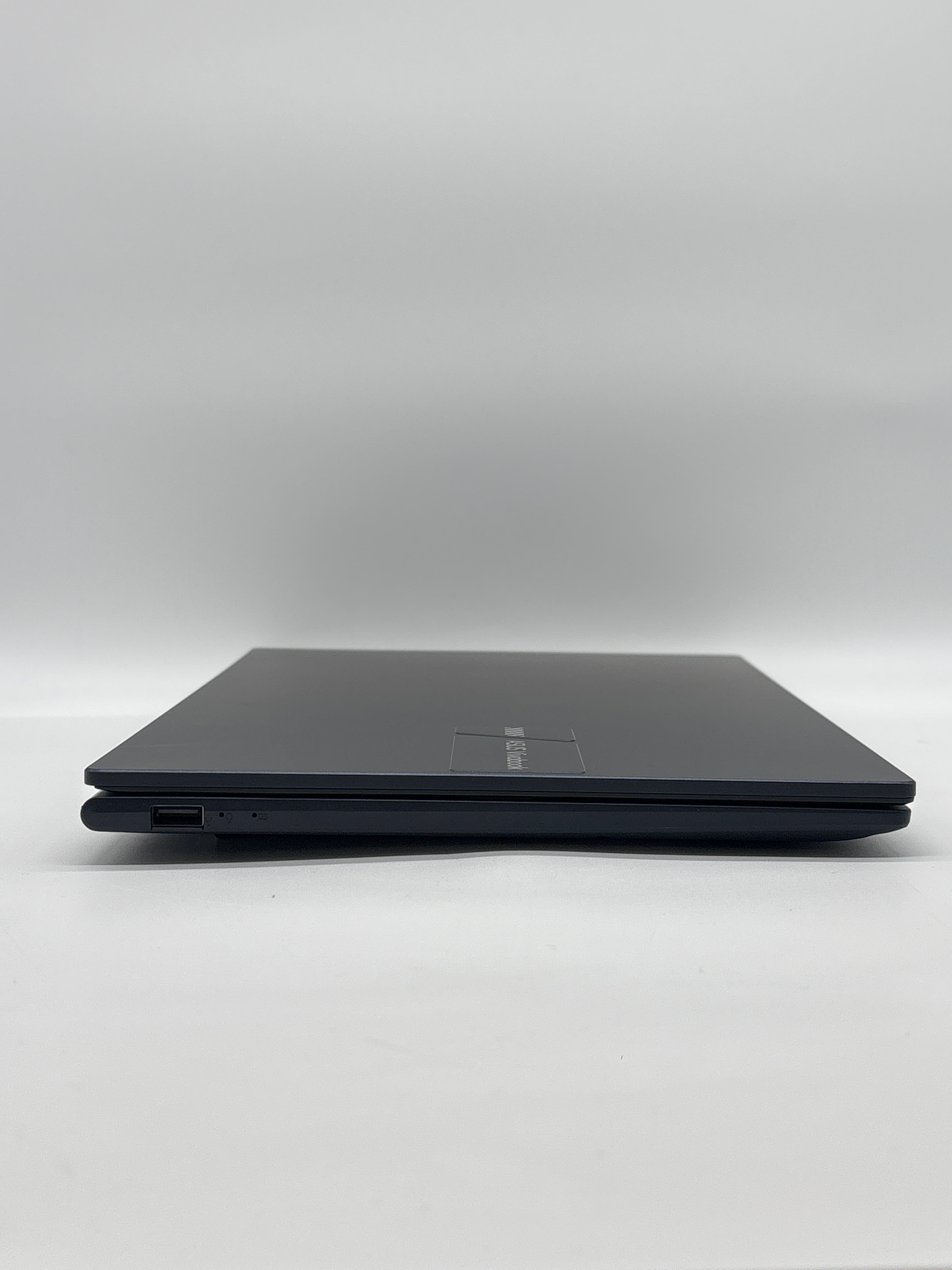 ASUS Vivobook X1404Z Intel Core i3-1215U Win 11 8GB RAM 128 SSD Blue Used