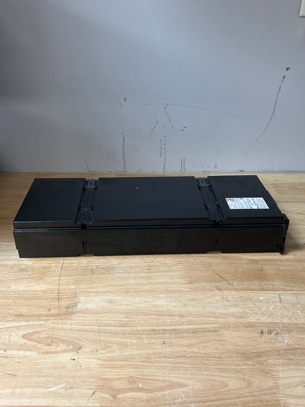 APCRBC141-UPC Replacement Battery for APC UPS Models: SRT2200RMXLA, SRT2200XLI