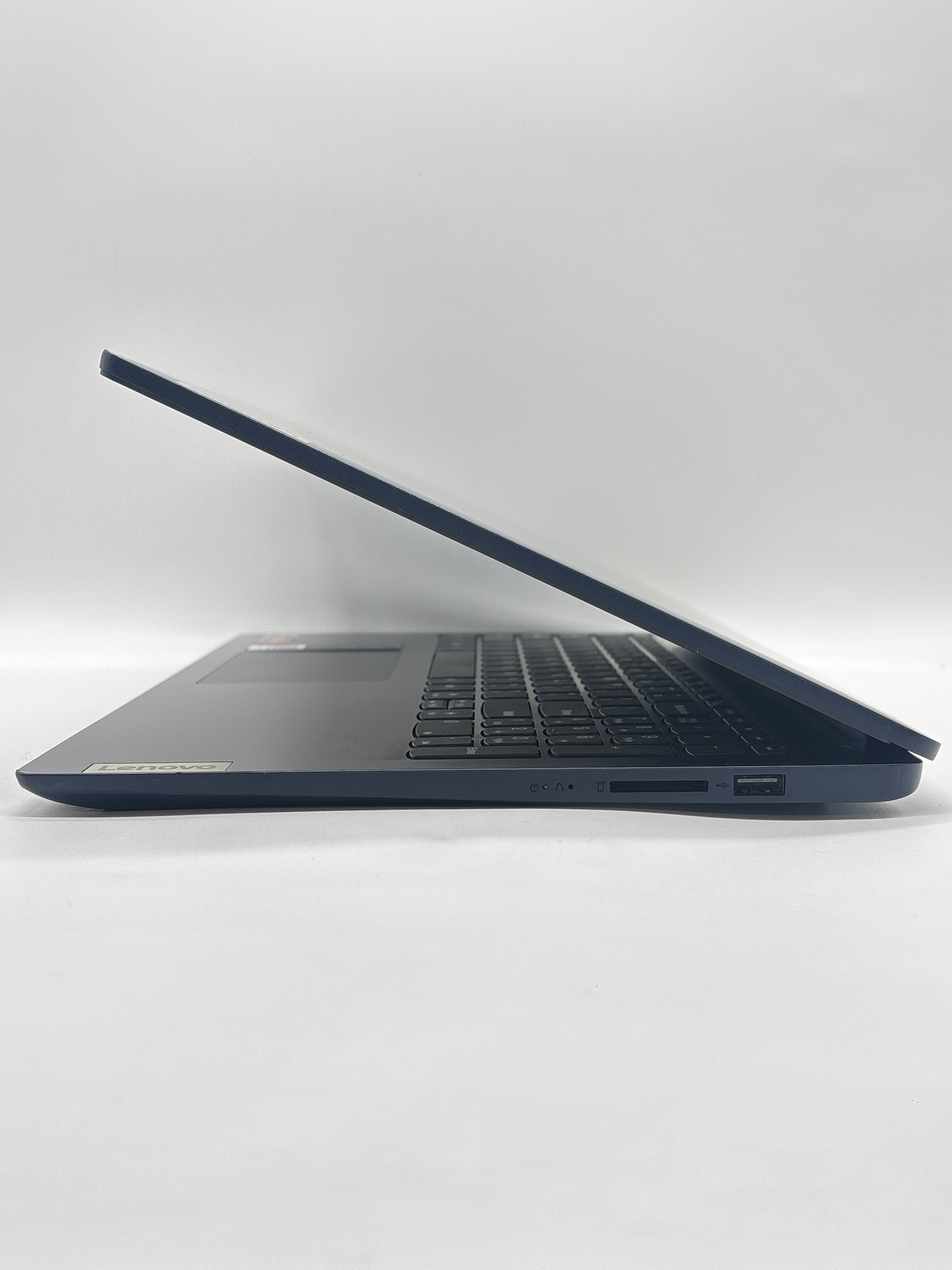 Lenovo IdeaPad 1 15AMN7 AMD Ryzen 3 7320U 8GB RAM 256GB SSD