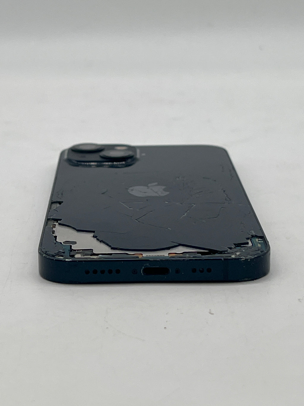 Apple iPhone 13 - 128GB - Midnight Unlocked - For Parts