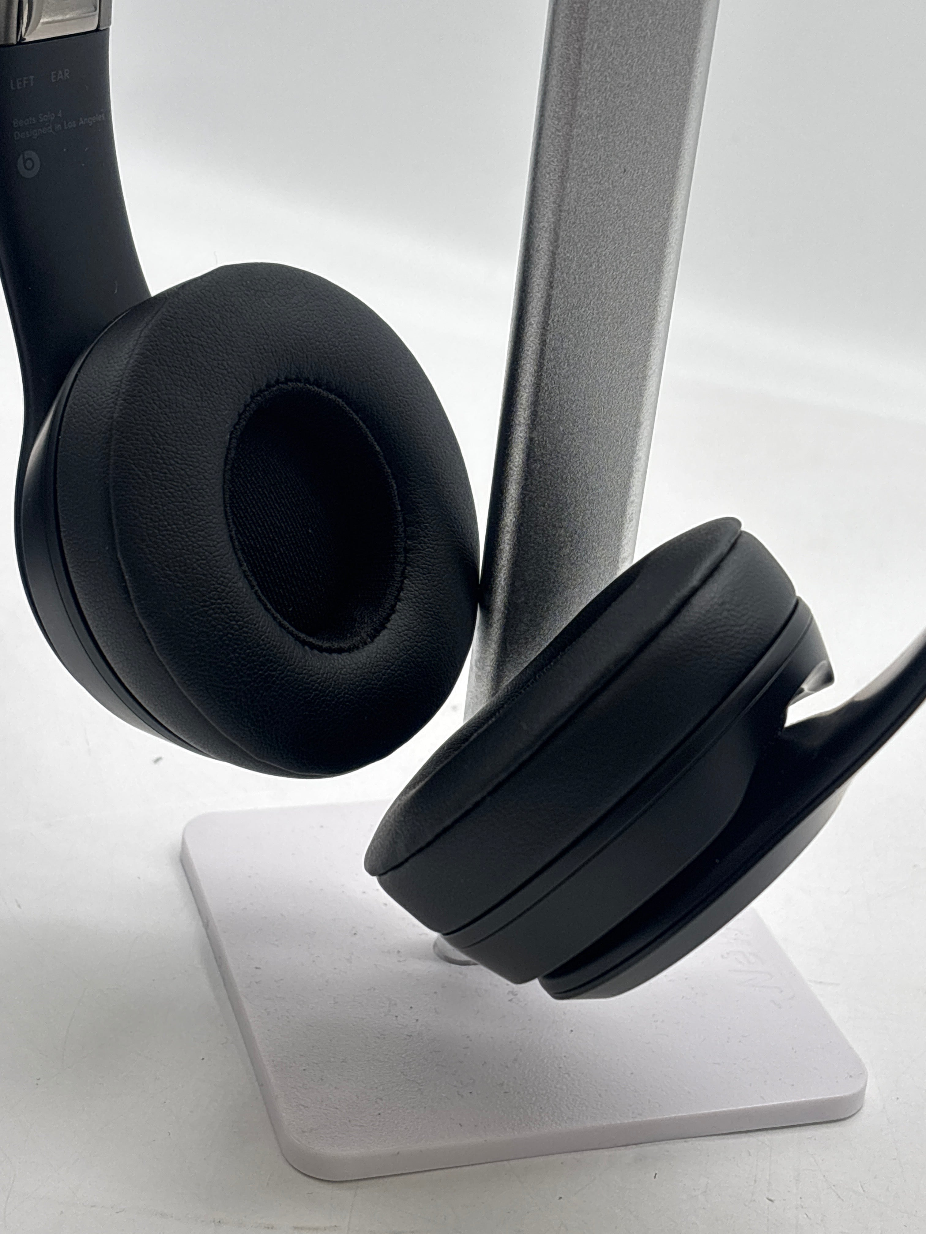 Beats Solo 4 A3140 Wireless Bluetooth On-Ear Headphones Black