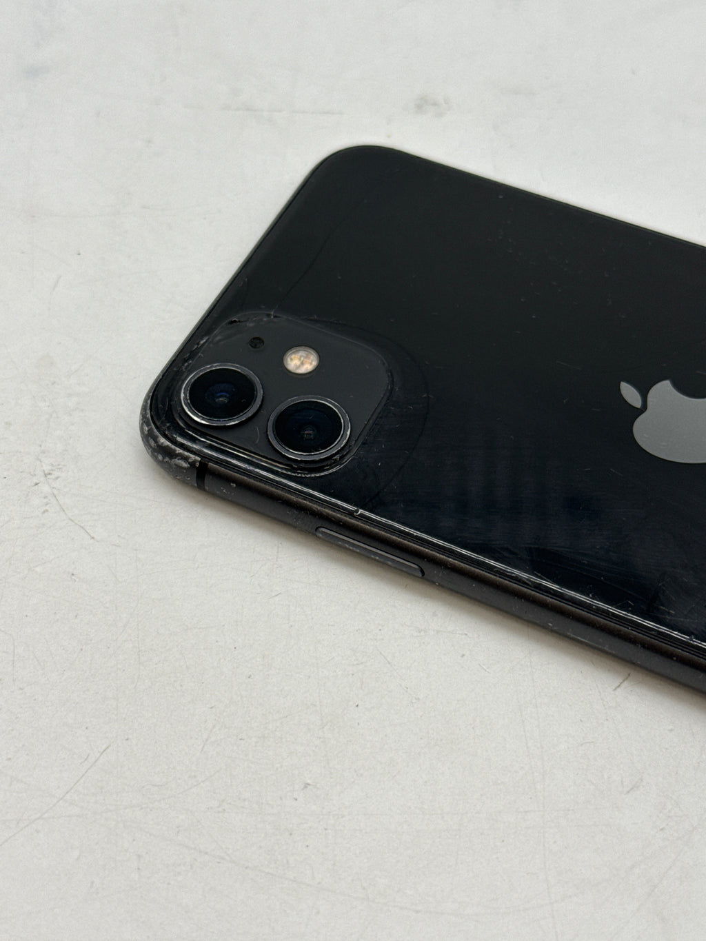 Apple iPhone 11 64GB Factory Unlocked - Cracked Back/Screen Service Battery
