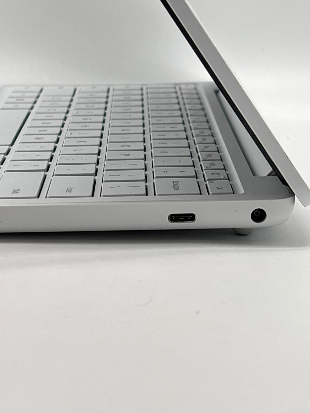 Microsoft Surface Laptop SE Celeron N4120 8GB RAM 128GB SD - Used