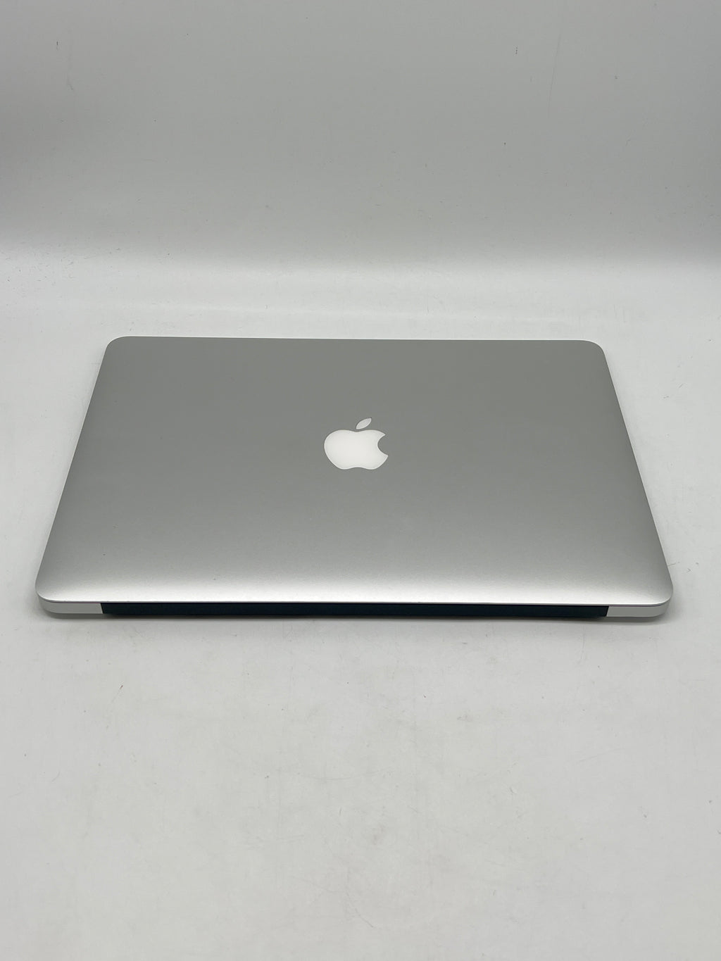 Apple MacBook Air 13" A1466 i5 8GB RAM 128GB Flash Storage - Used