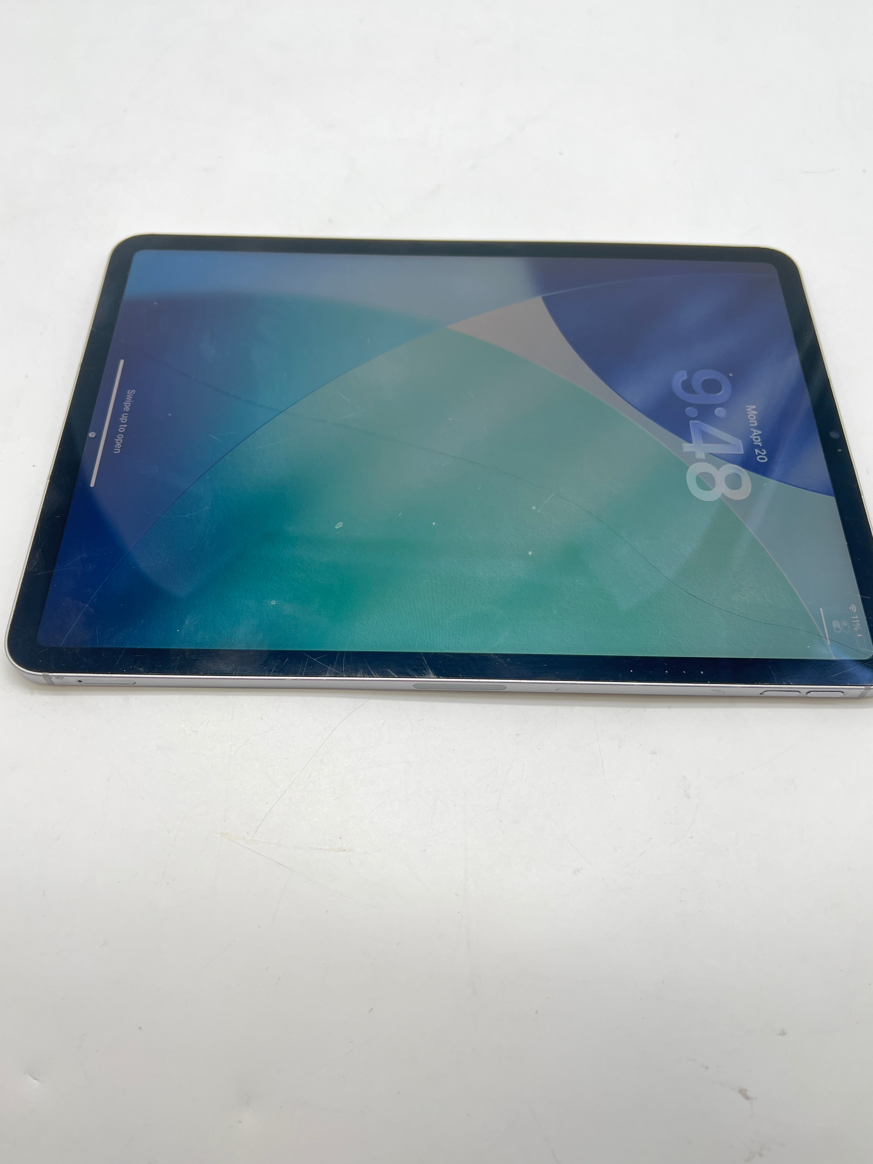 Apple iPad Pro 11" 4th Gen 256GB Wi-Fi + 5G - Cracked Screen