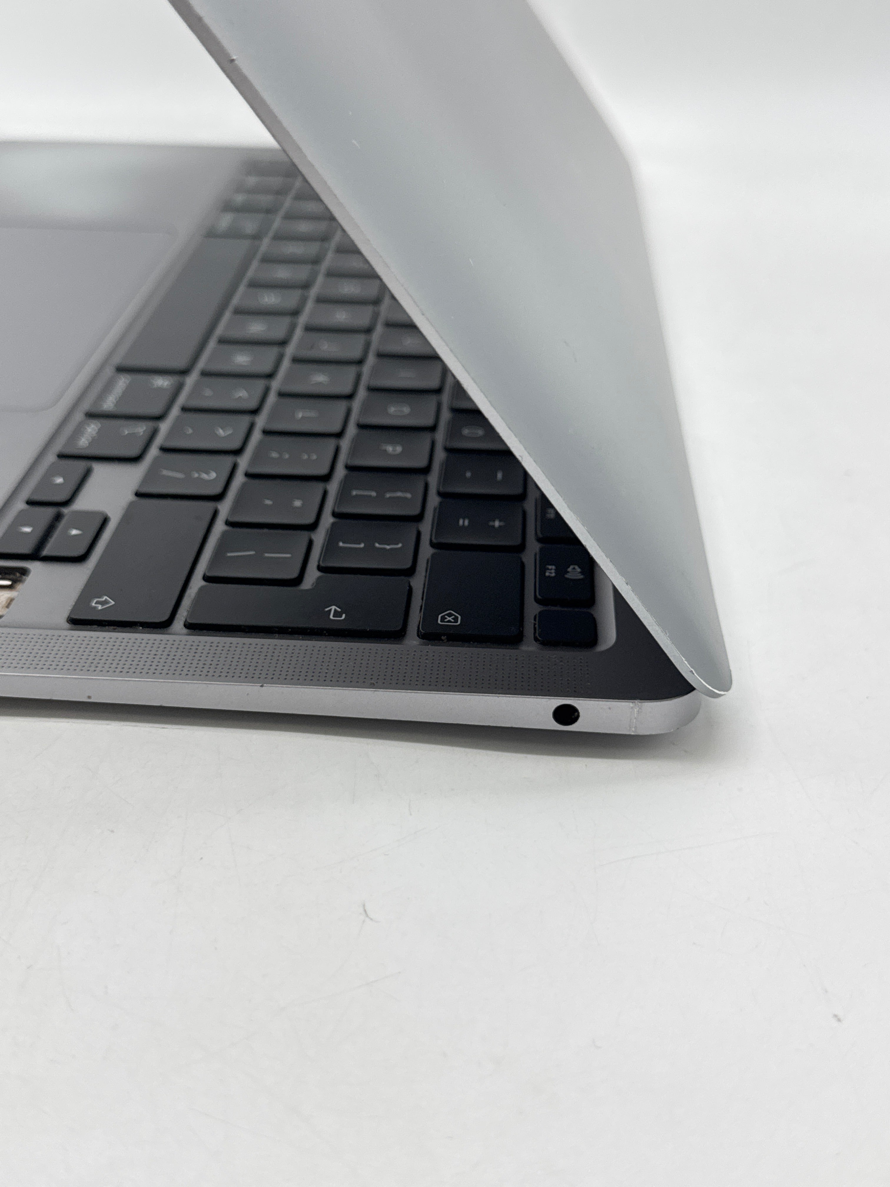 Apple MacBook Air 13" A2179 i7 16GB RAM 512GB SSD - Missing Arrow Key