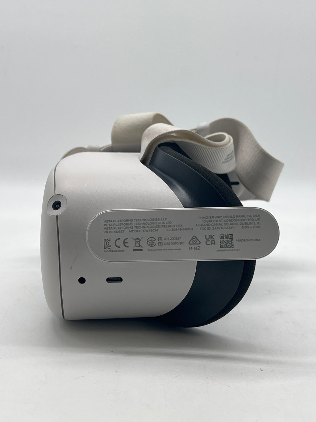 Meta Quest 2 64GB VR Headset White Standalone Virtual Reality Headset Only