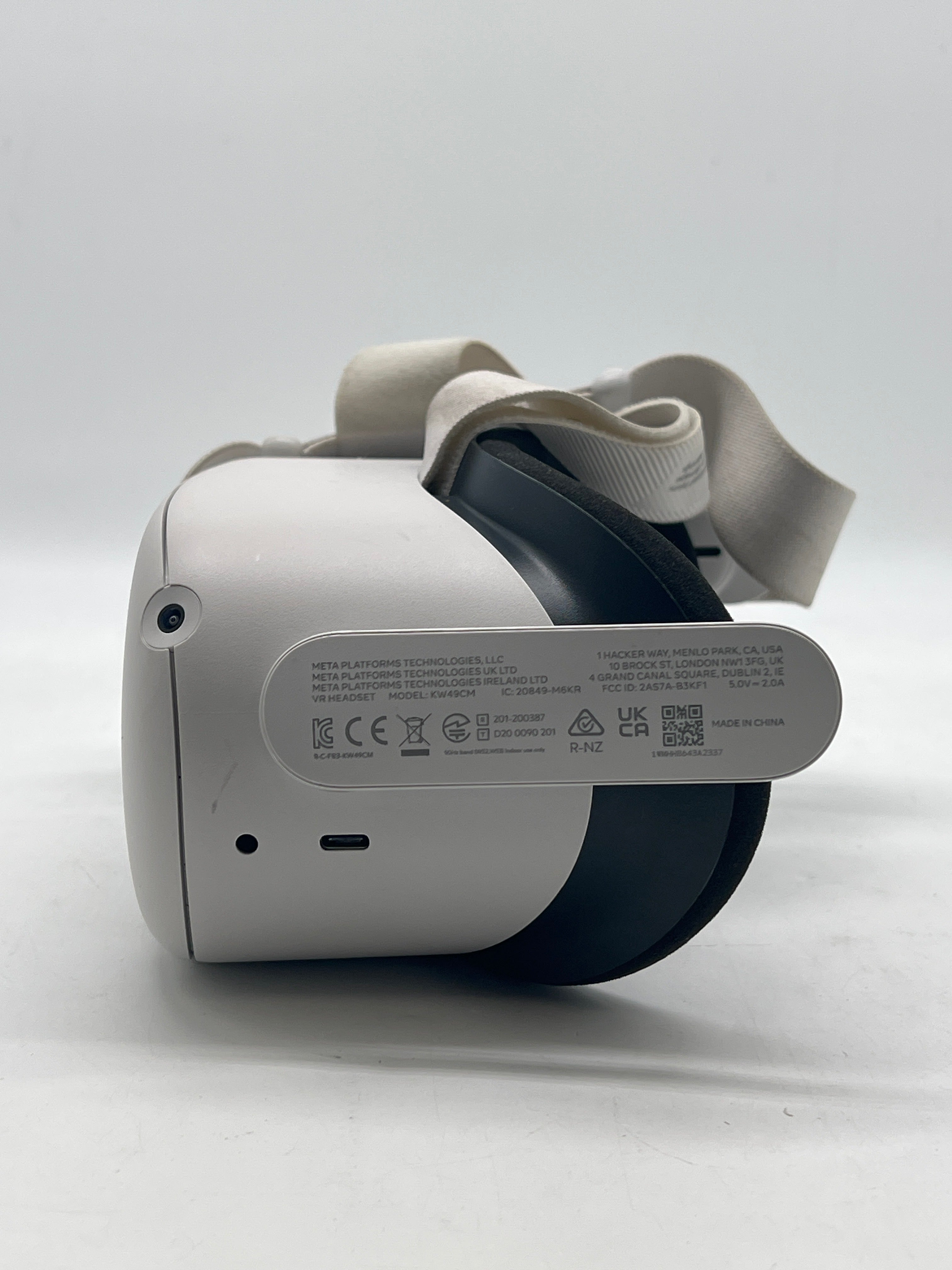 Meta Quest 2 64GB VR Headset White Standalone Virtual Reality Headset Only