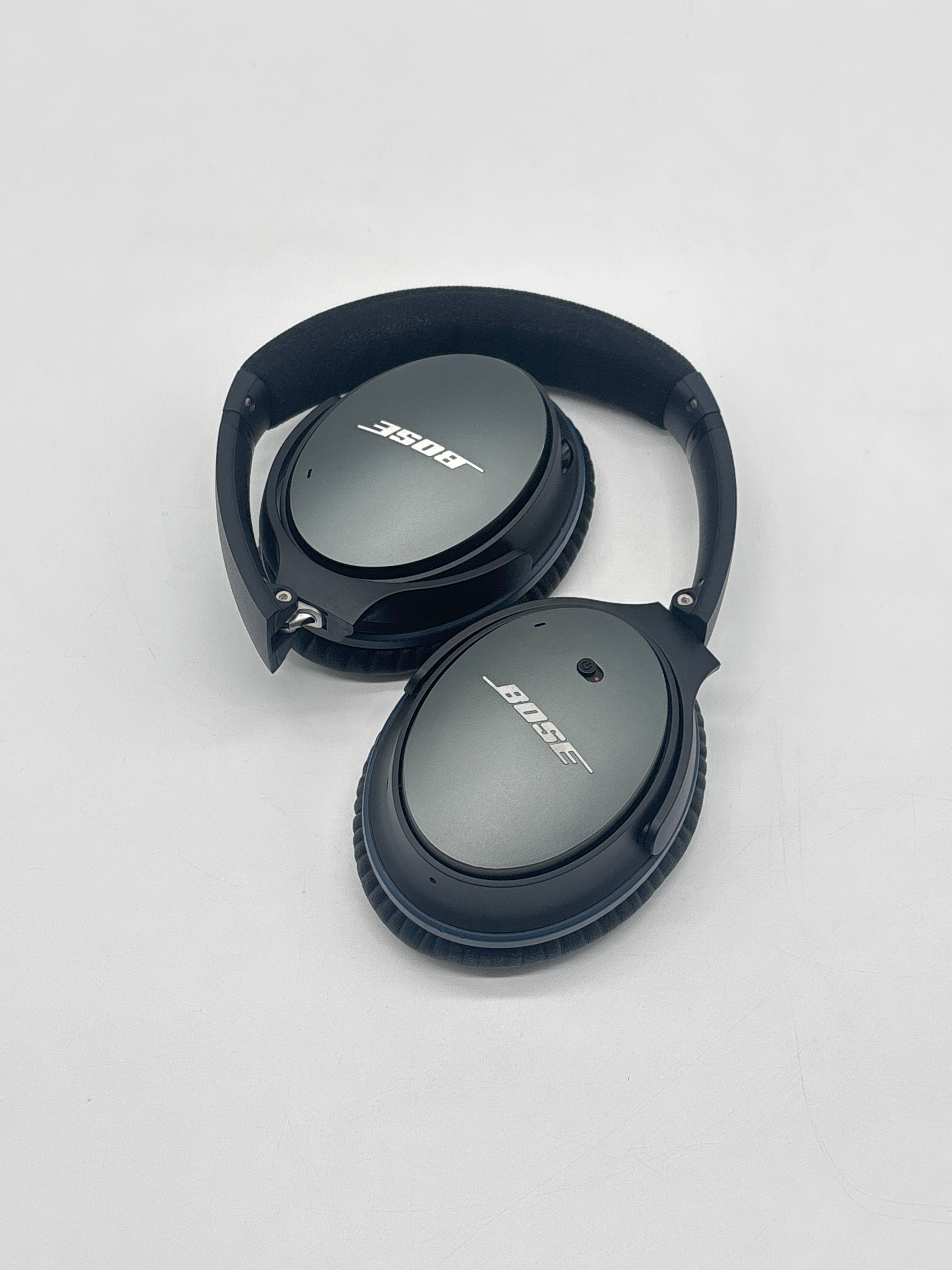 Bose QuietComfort 25 QC25 Noise Cancelling Wired Headphones Black Used with Carrying Case