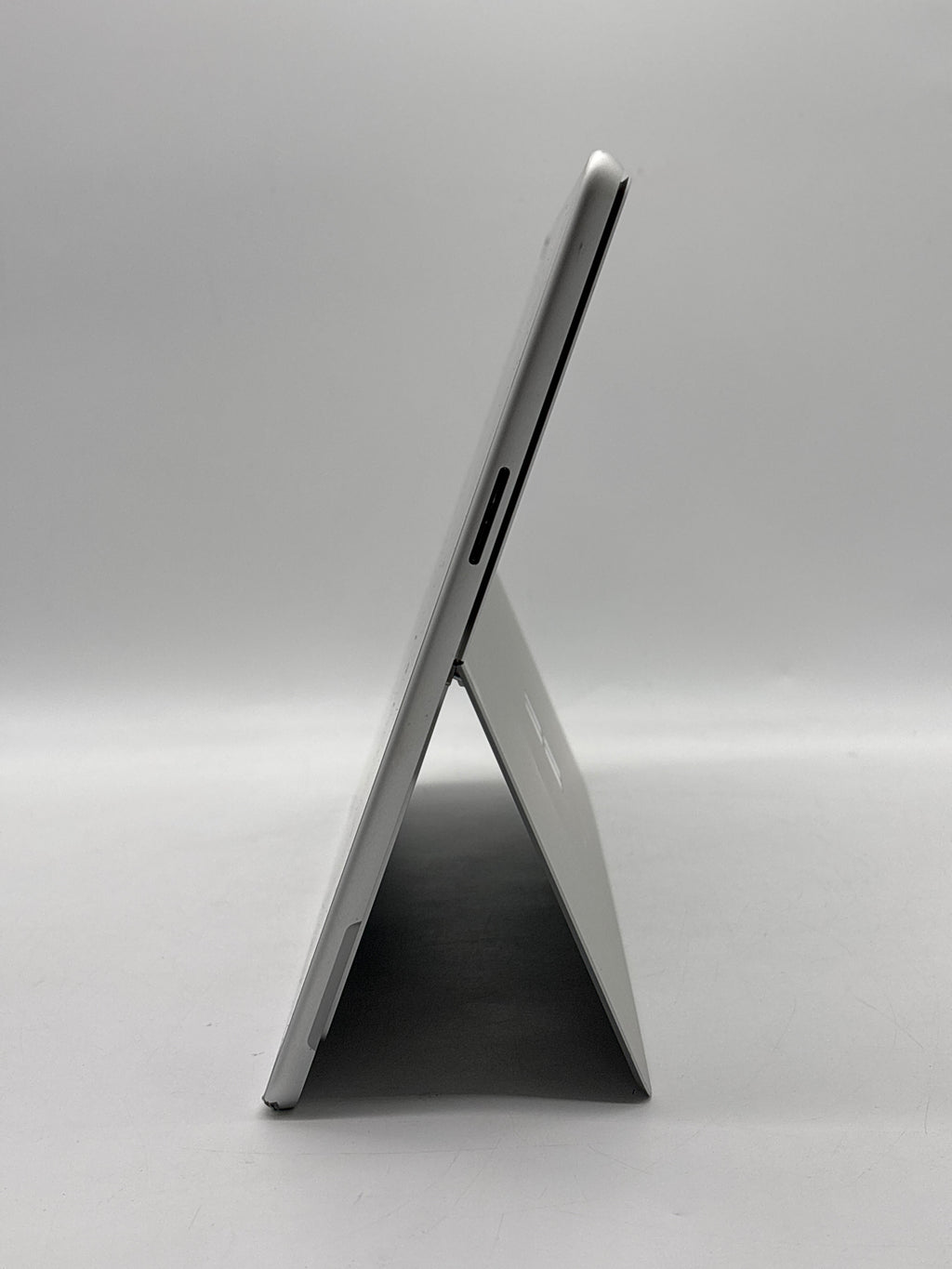 Microsoft Surface Pro 9 2038 i5-1245U 16GB RAM 256GB SSD - For Parts (Read DESC)