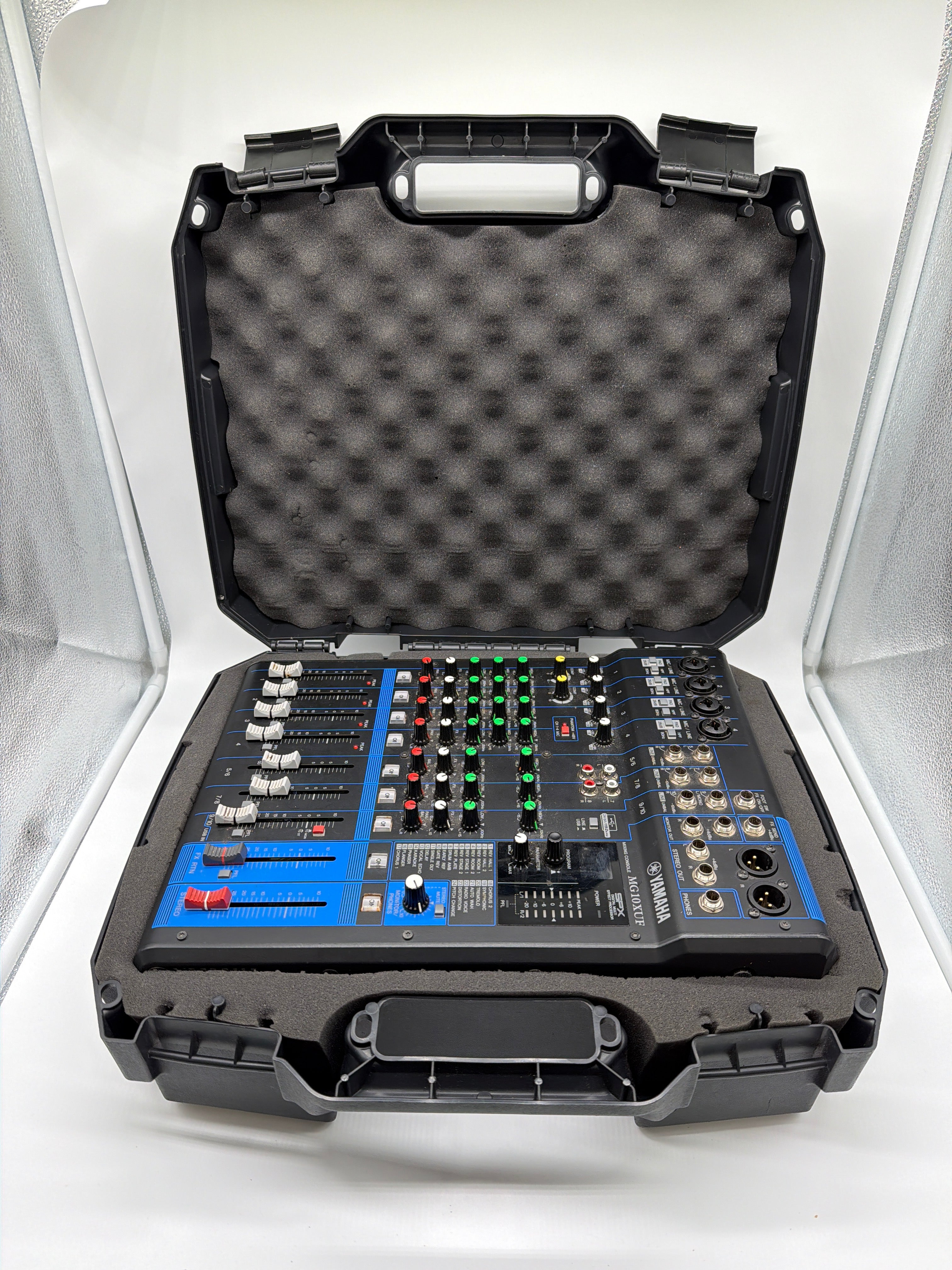 Yamaha MG10XUF 10-Channel Mixing Console Black With Travel Hard Case