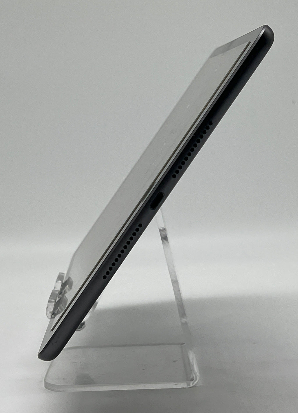 Apple iPad 9th Gen A2604 Space Gray Wi-Fi 256GB - For Parts (Remotely Managed)
