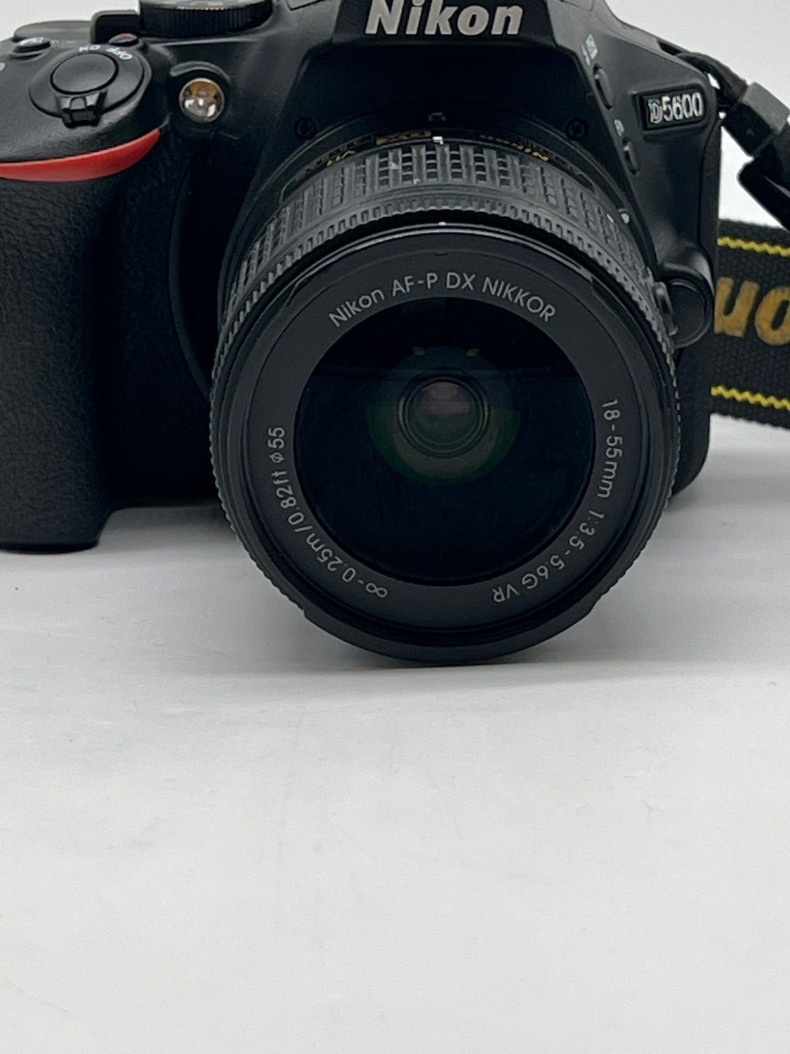 Nikon D5600 Digital SLR Camera Black 24.2 MP With Lens - Used
