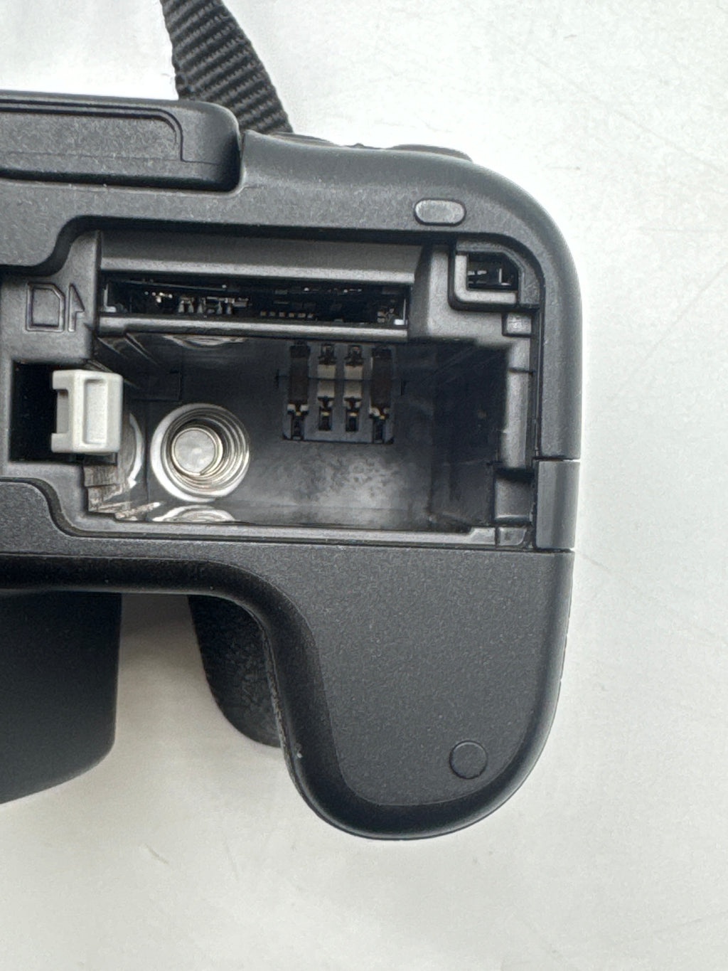 Canon EOS 200D Rebel SL2 w/ 18-55mm IS STM Lens - Used