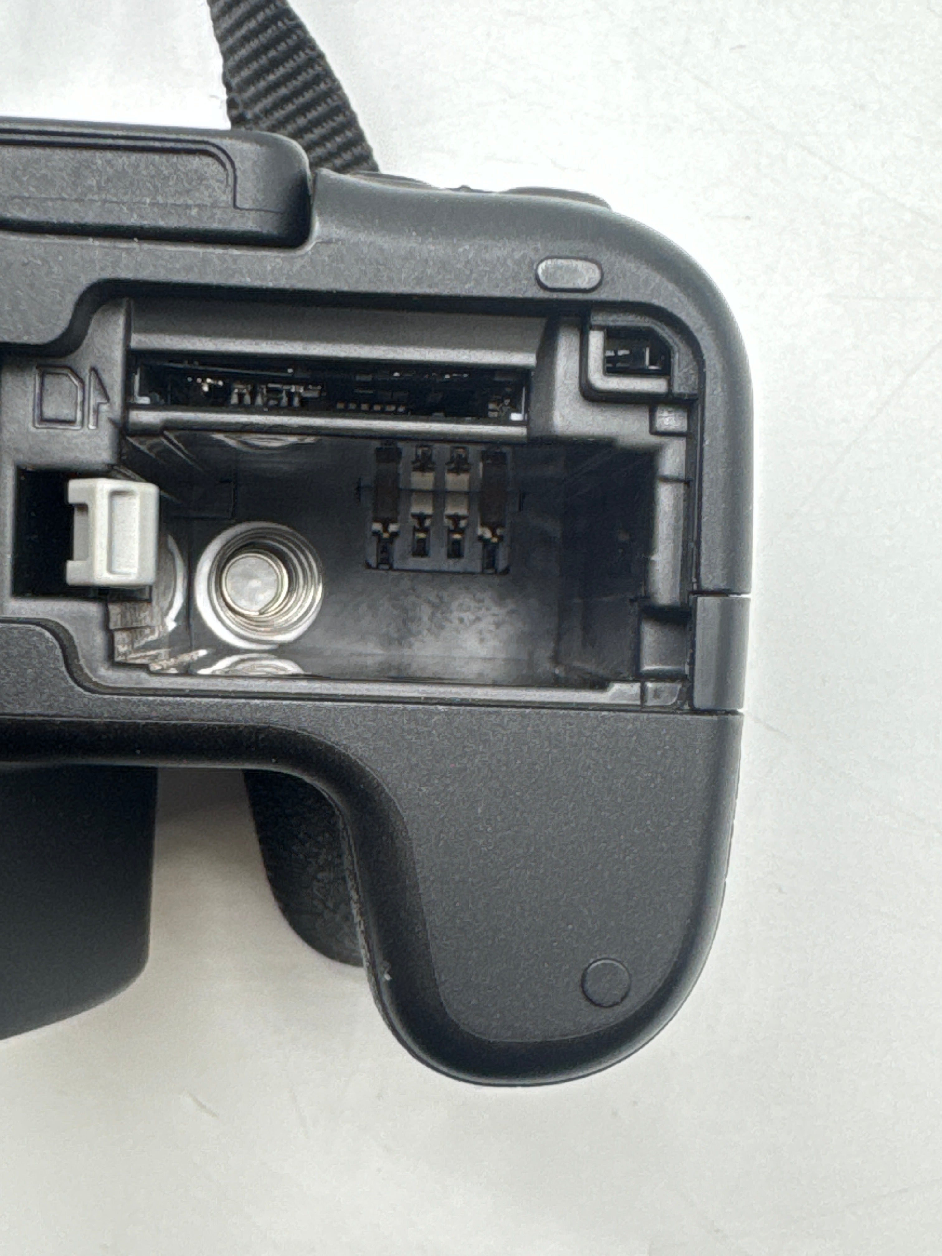 Canon EOS 200D Rebel SL2 w/ 18-55mm IS STM Lens - Used