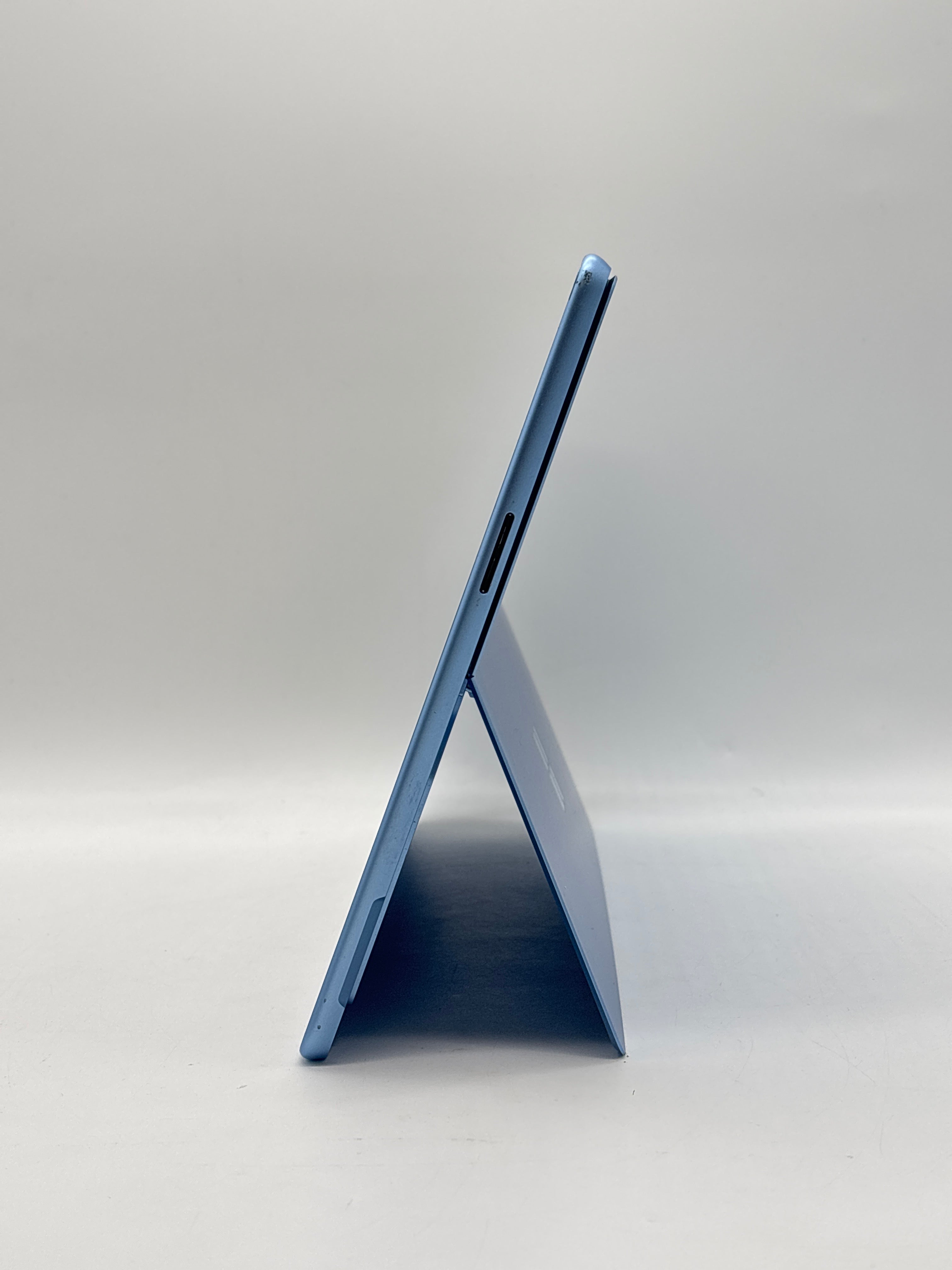 Microsoft Surface Pro 11 2076 Snapdragon X 10-Core 16GB RAM 512GB SSD