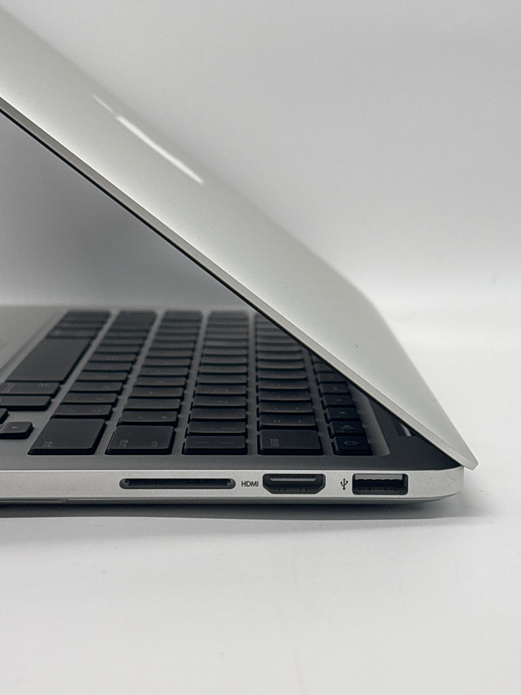 Apple MacBook Pro 13 Inch A1502 2015 i5 8GB RAM 128GB SSD (Cycle Count 60)