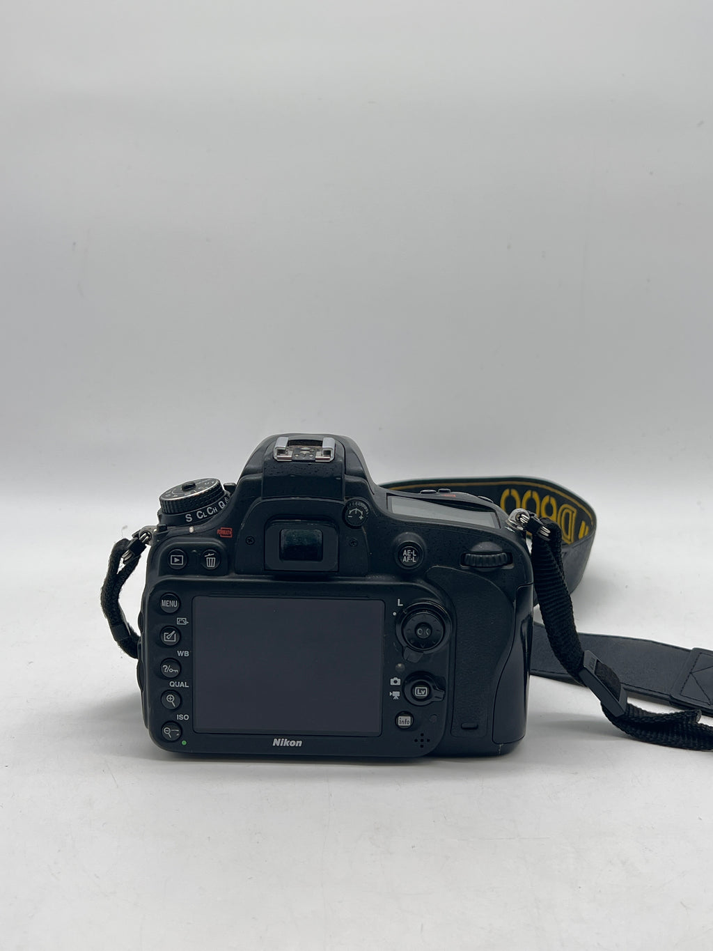 Nikon D600 Digital Camera Black w/ Nikon DX Af-S Nikkor 35mm- For Parts Read Desc
