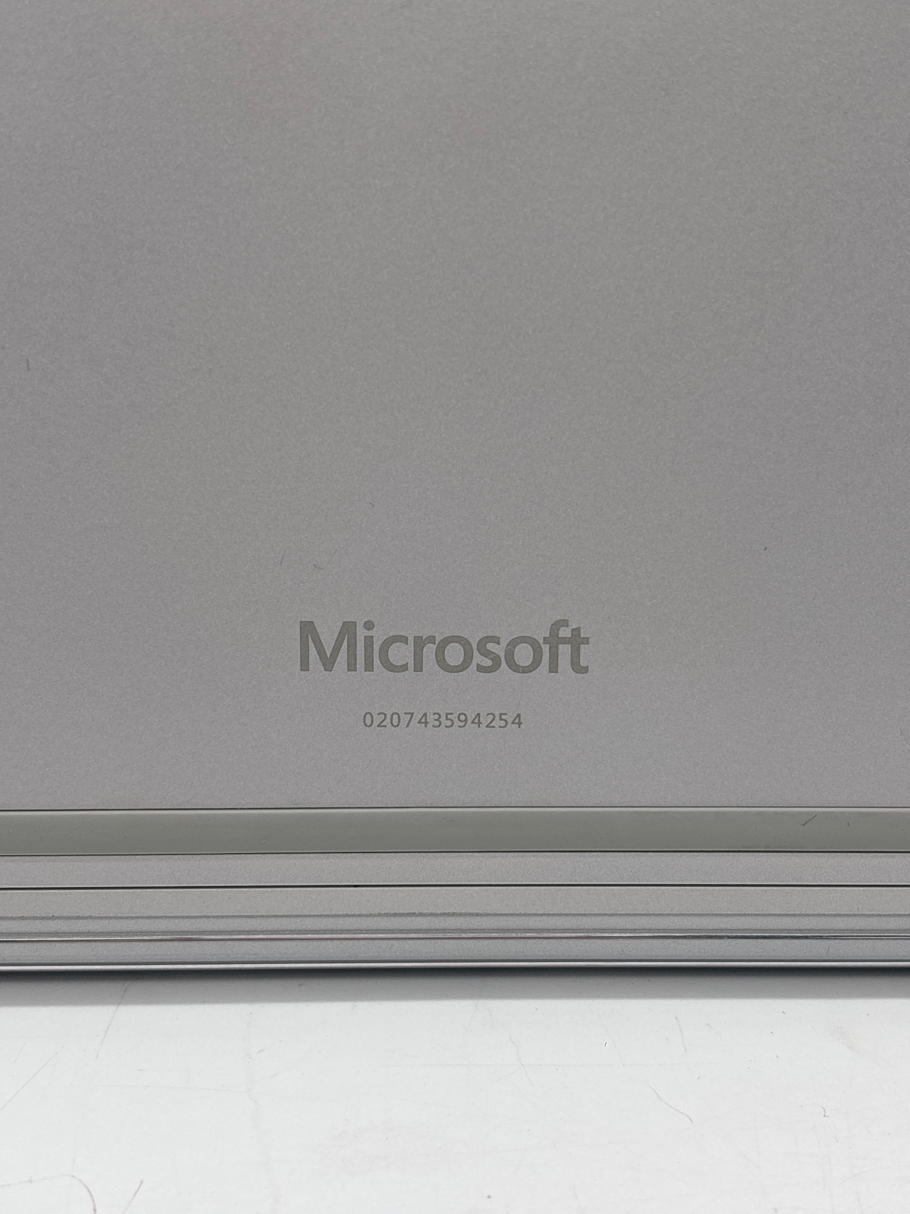 Microsoft Surface Book 2 i7-8650U 8GB RAM 256GB SSD GTX 1050