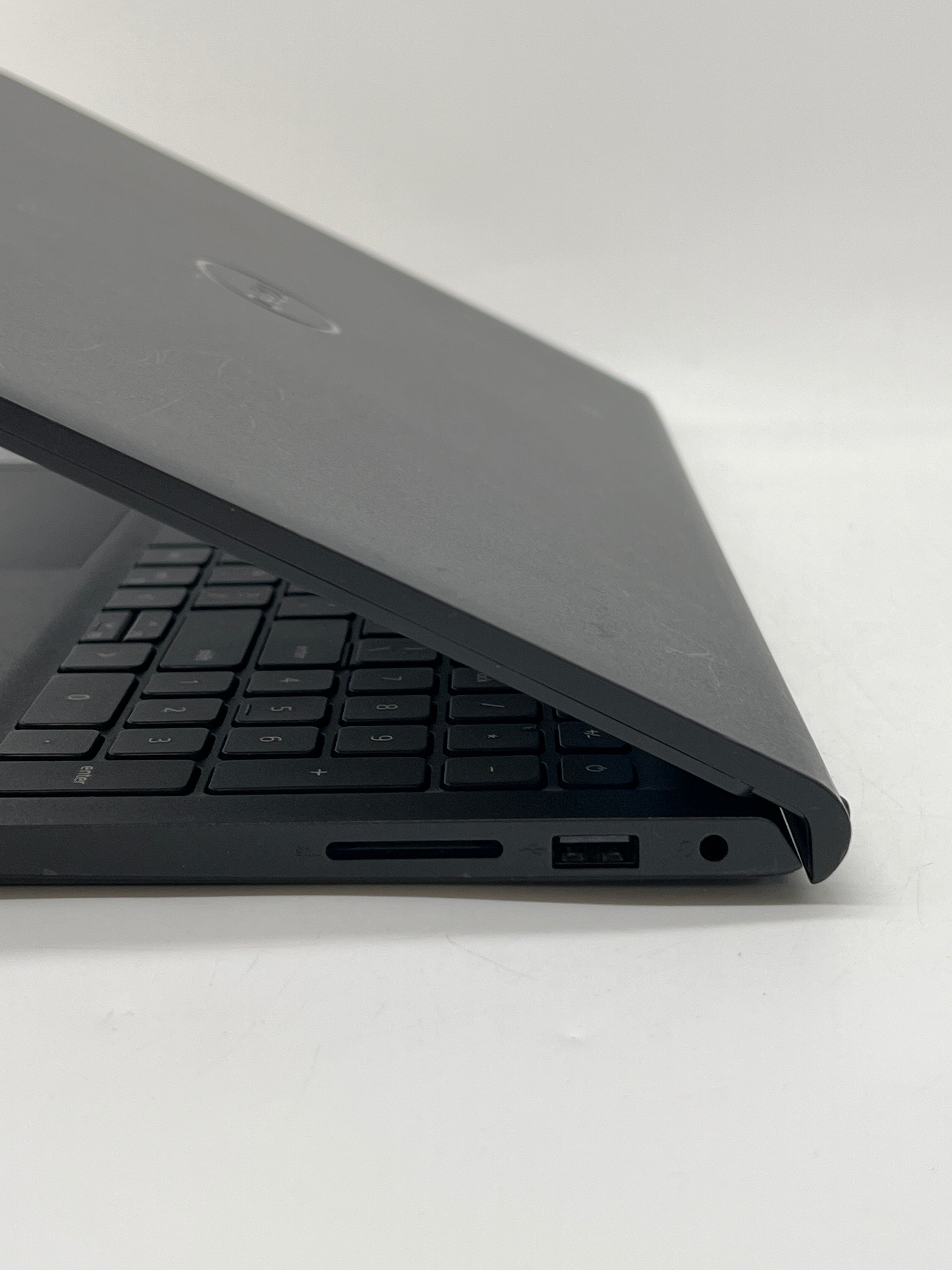 Dell Inspiron 3535 15.6" AMD Ryzen 7 7730U 16GB RAM 512GB SSD Black - For Parts