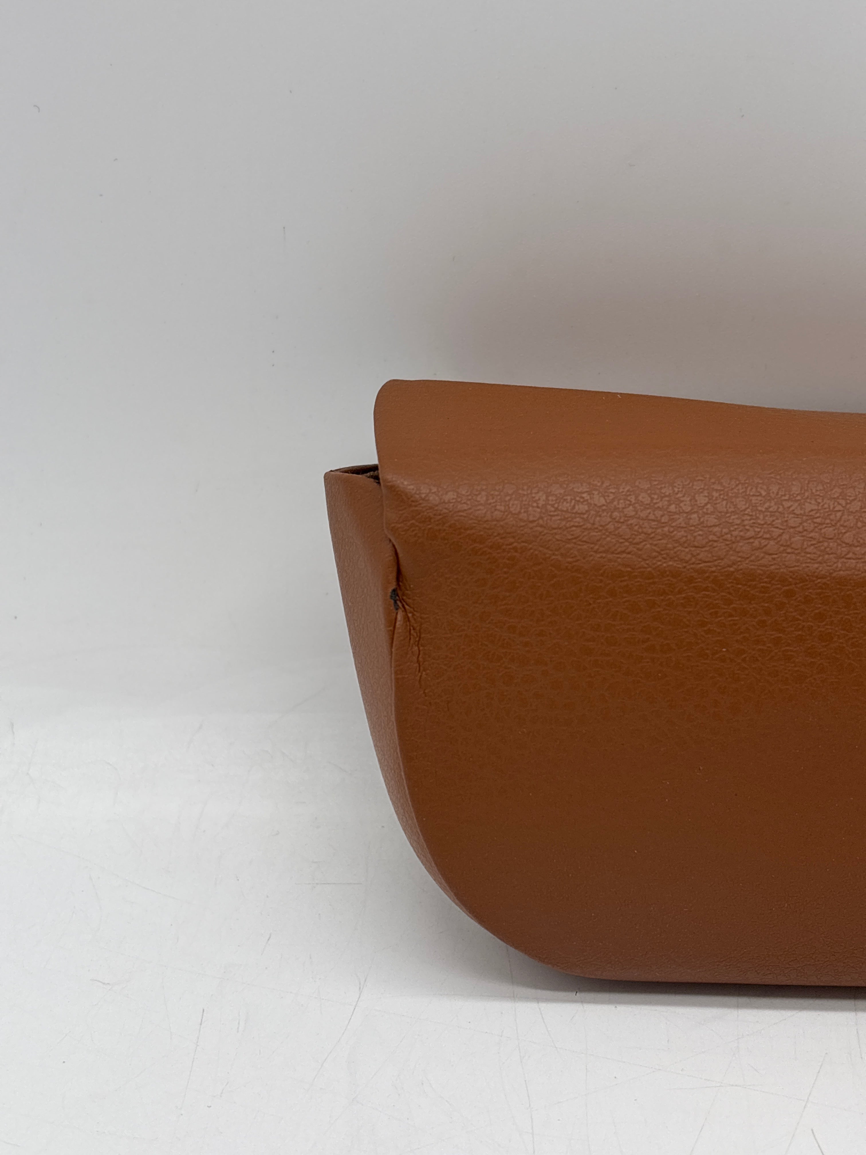 Ray-Ban Meta Wayfarer Charging Case Brown 1AT2414A00 - Dent on Corner