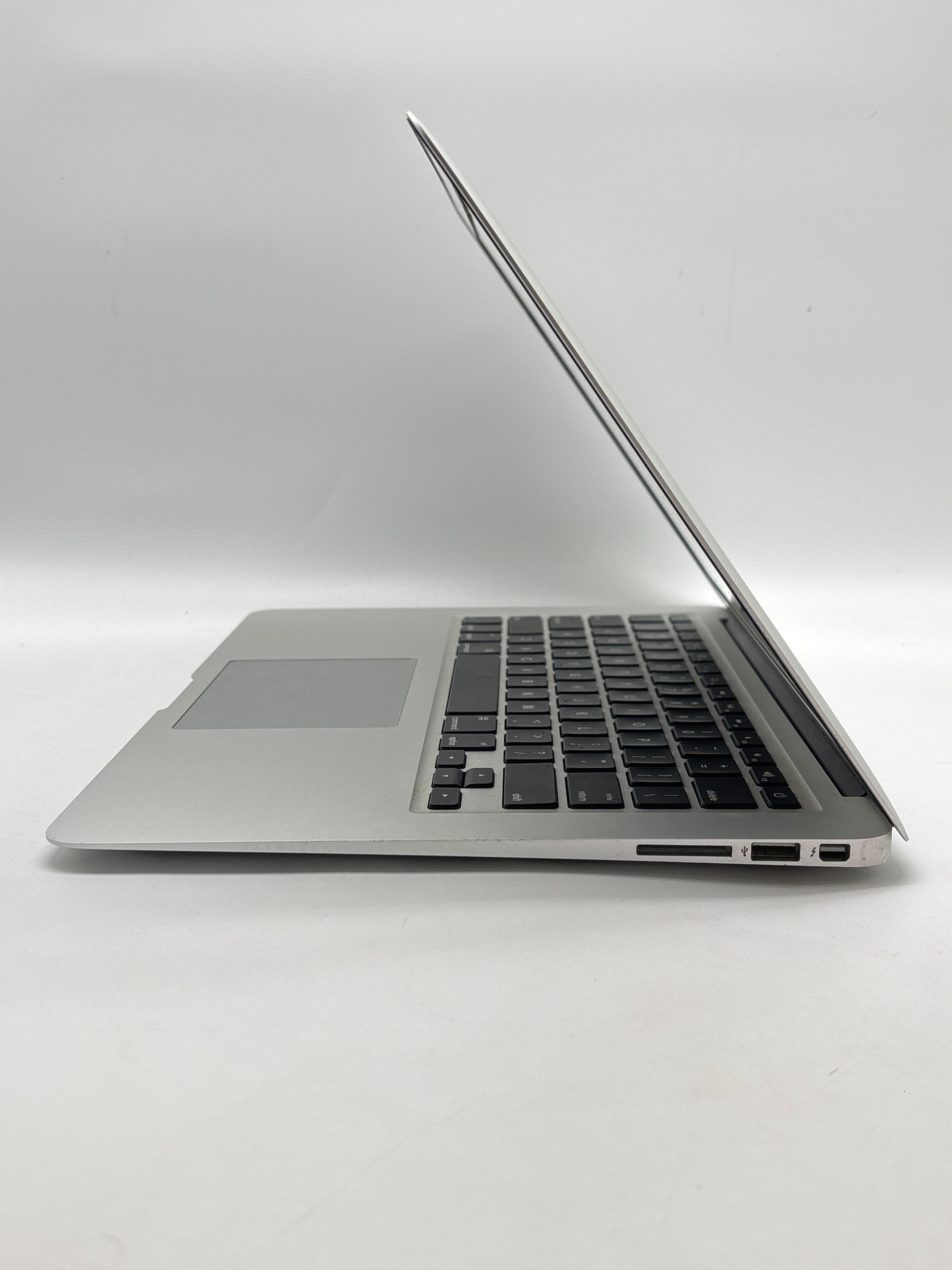 Apple MacBook Air 13" Intel i5 A1466 8GB RAM 128GB SSD - Used