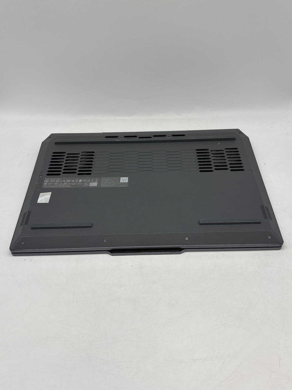 Lenovo LOQ 15ARP9 15" AMD Ryzen 5 7235HS 8GB RAM 512GB SSD RTX 3050 - READ