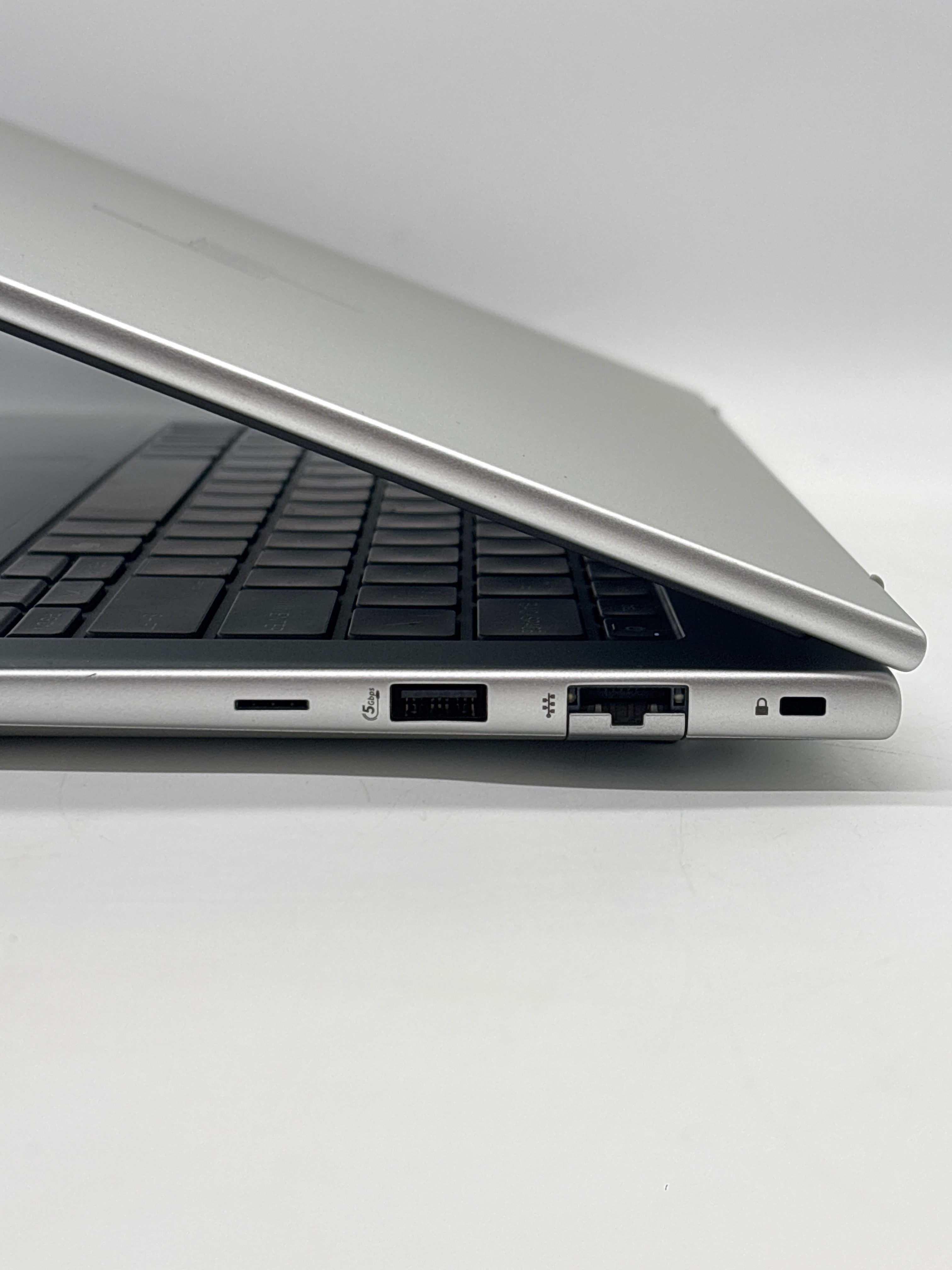 HP EliteBook 645 G11 AMD Ryzen 5 PRO 32GB RAM 256GB SSD