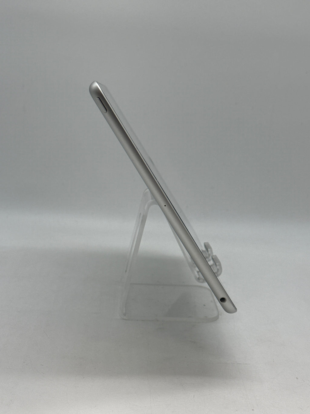 Apple iPad 9th Gen 64GB Wi-Fi 10.2" Silver A2602
