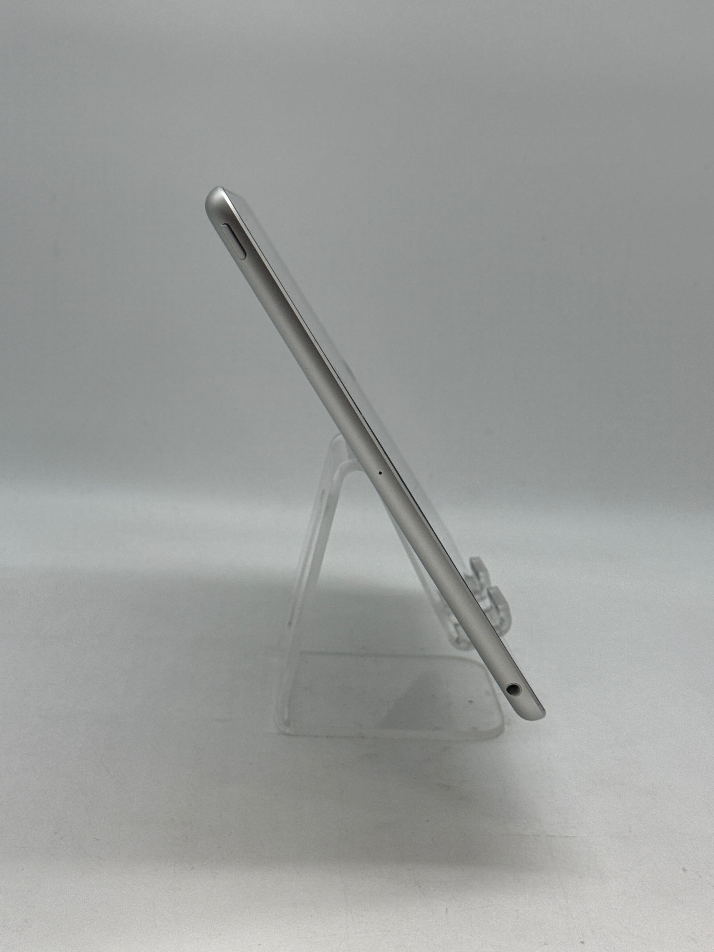 Apple iPad 9th Gen 64GB Wi-Fi 10.2" Silver A2602