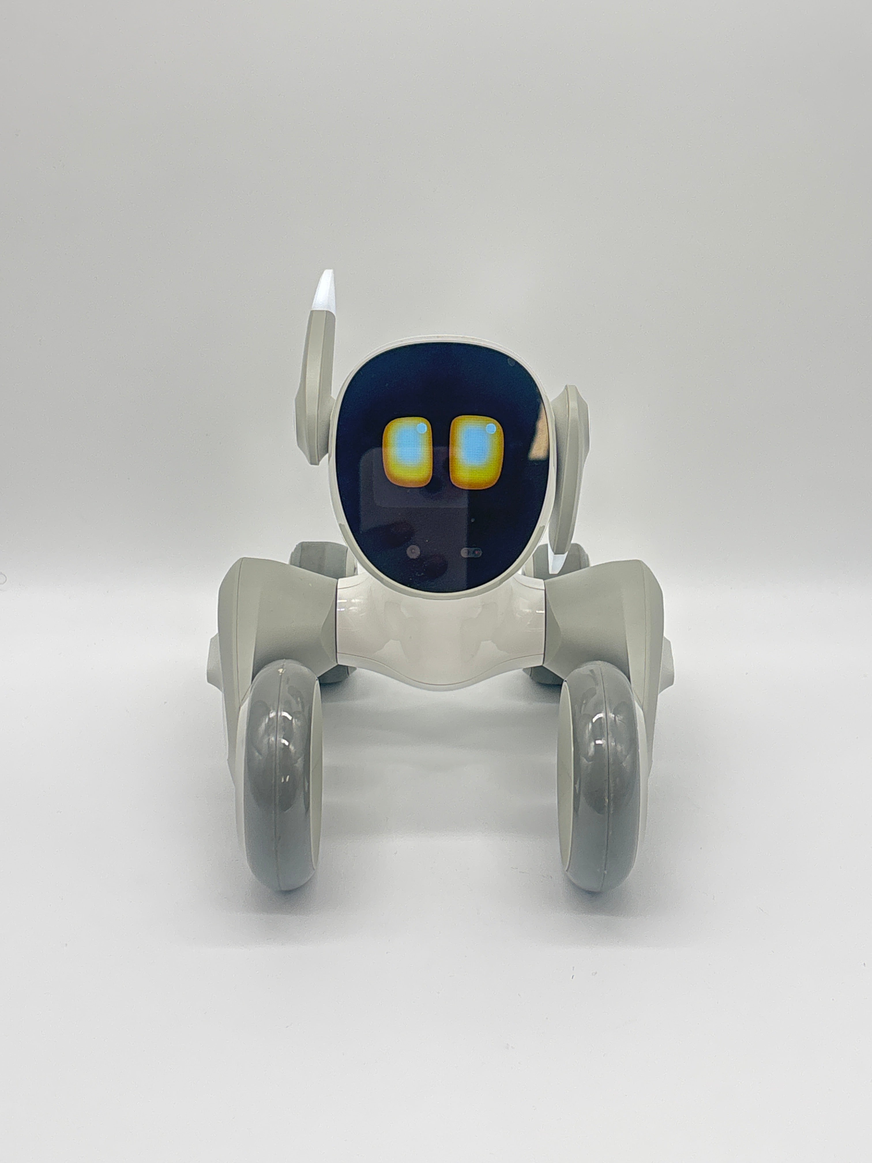 Loona Smart Toy AI Pet Robot KYO04LN01 with Charging Dock - (READ DESC)