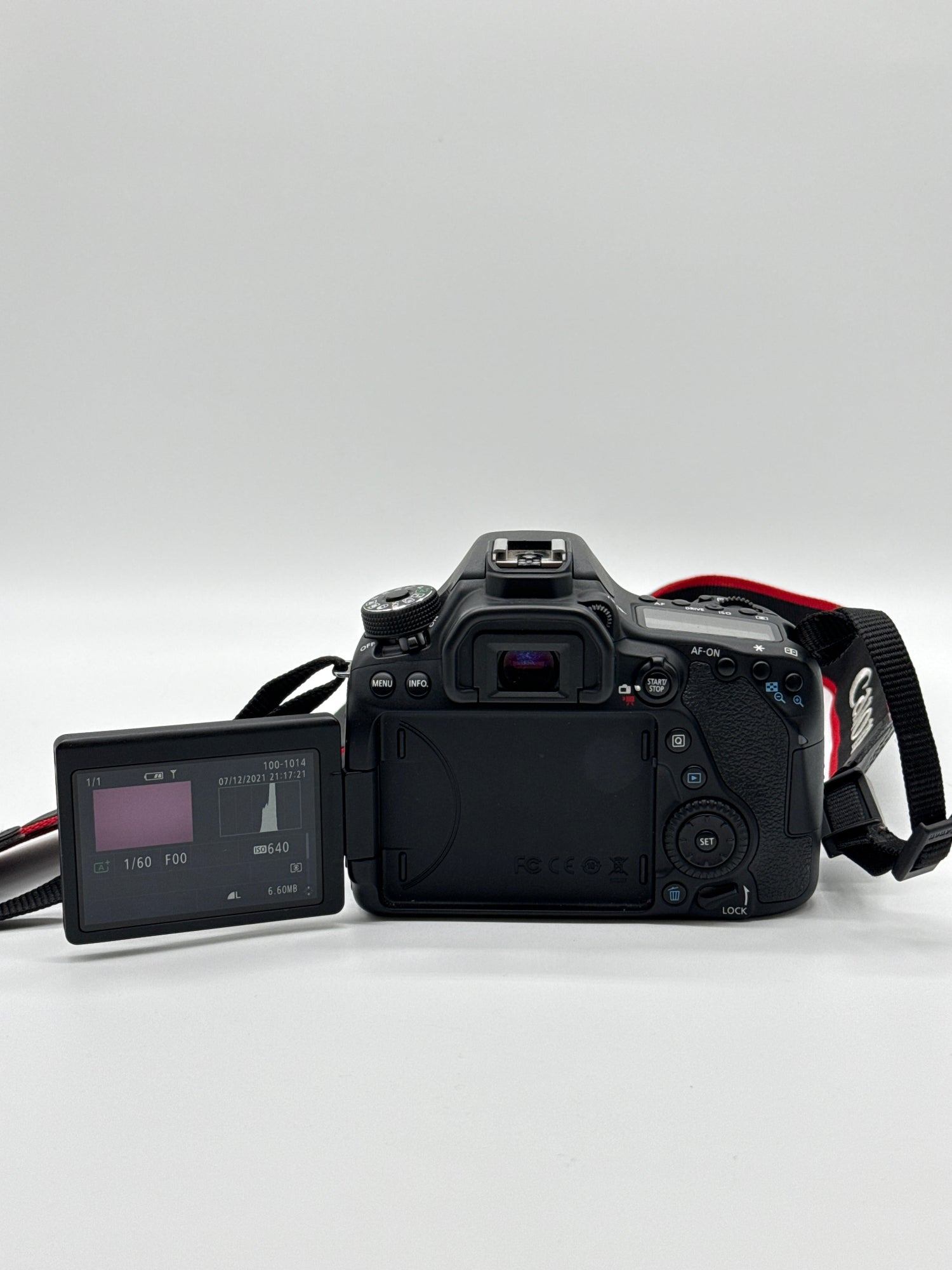 Canon EOS 80D Black Digital SLR Camera 24.2MP 18-135mm Lens