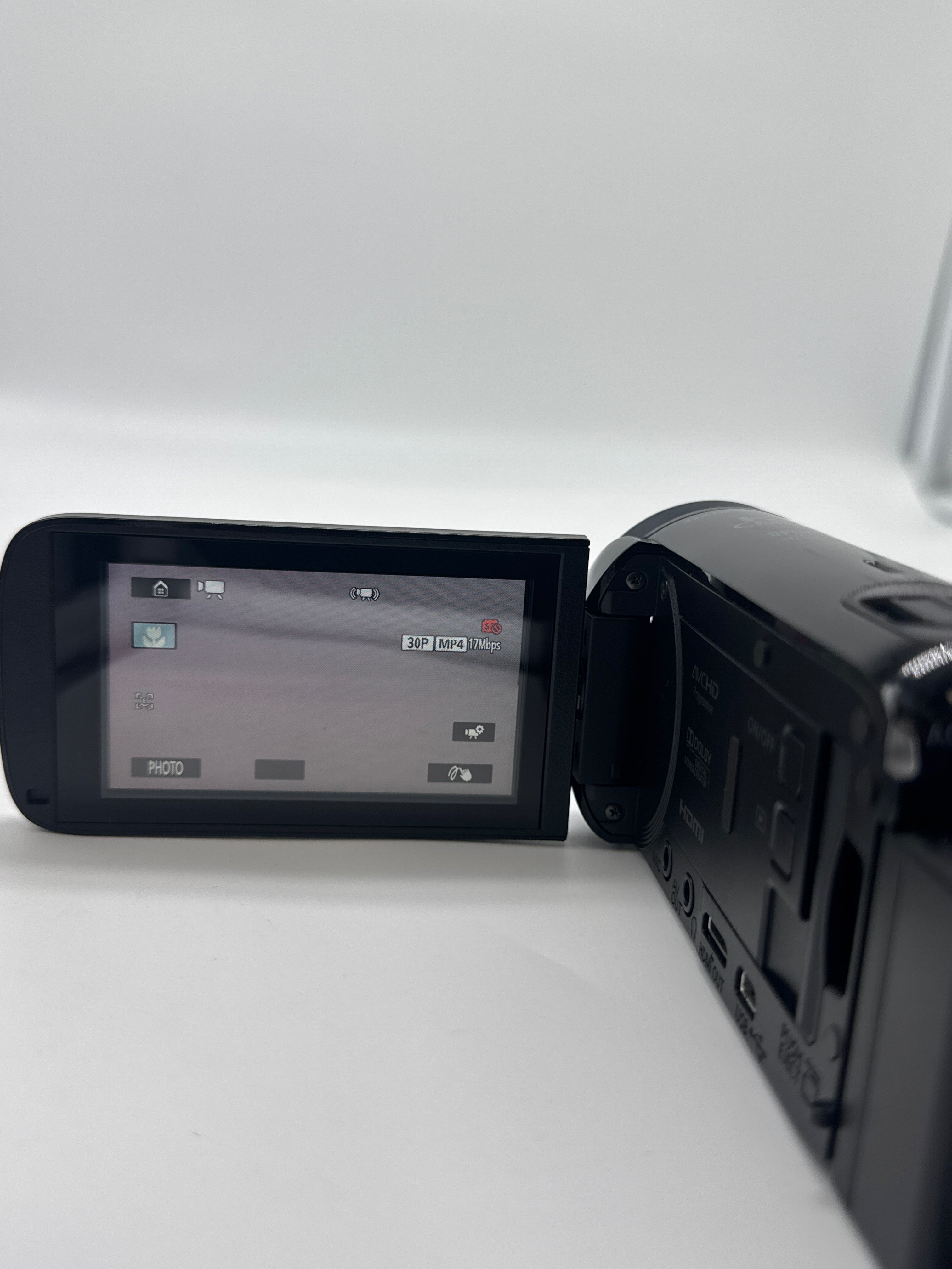 Canon VIXIA HF R600 HD Camcorder 57x Optical Zoom Black Used