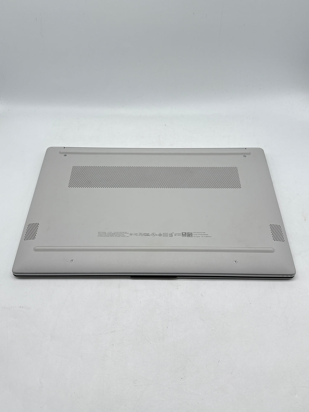 HP 15-fc0081nr Ryzen 3 7320U 8GB RAM 256GB SSD - Bad LCD