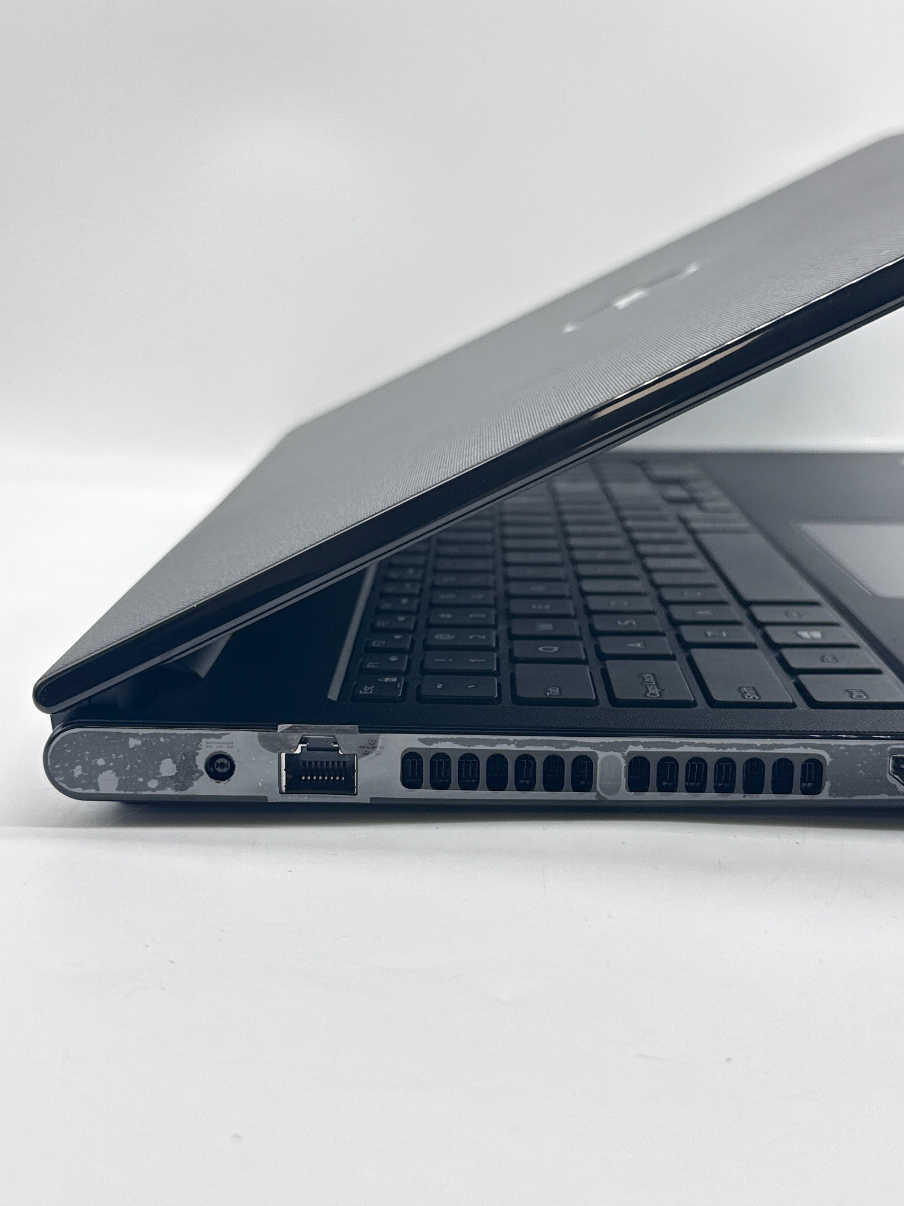 Dell Inspiron 5566 i5-7200U 8GB RAM 256GB SSD