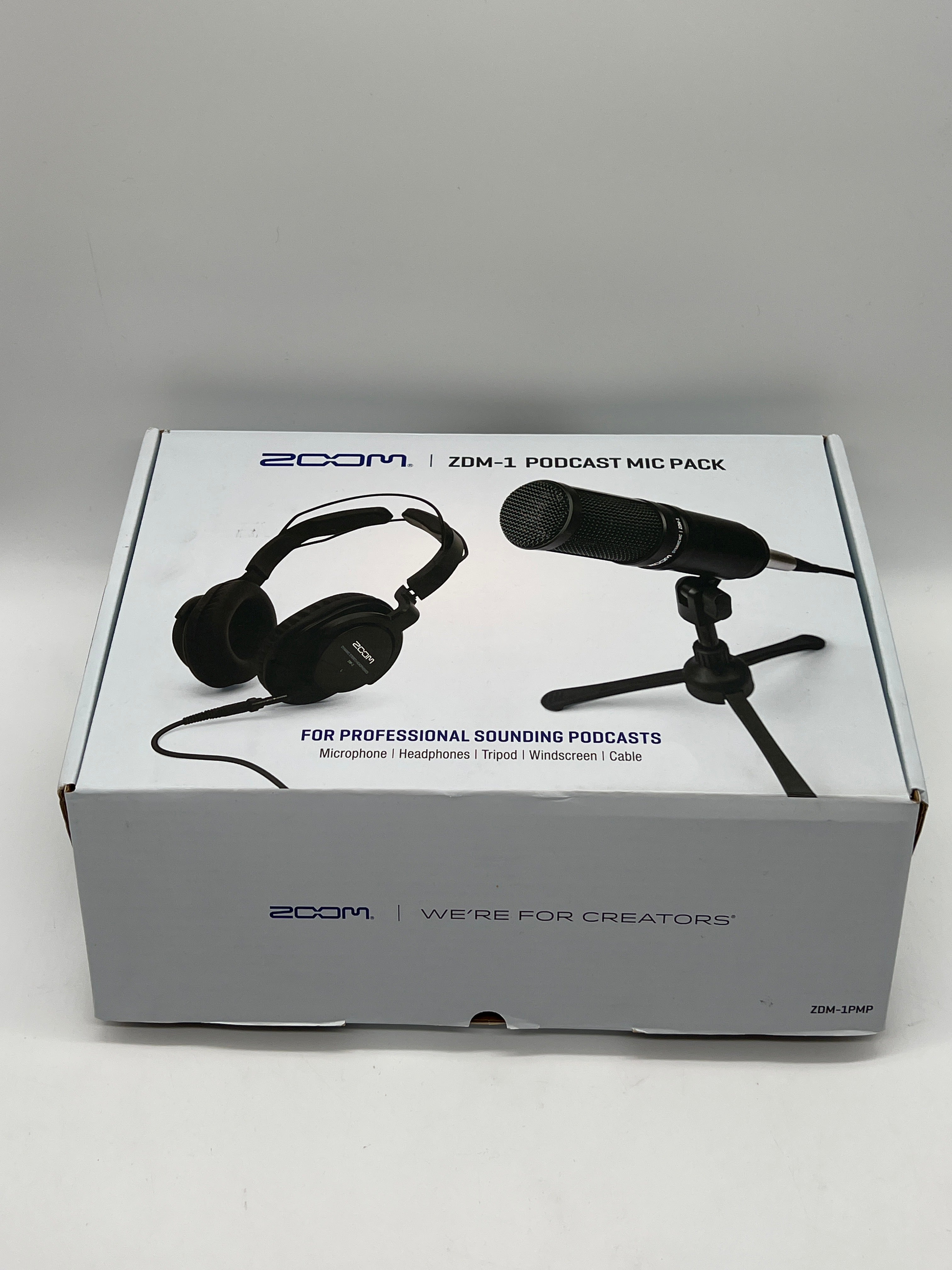 Zoom ZDM-1 Podcast Mic Pack Dynamic Microphone Wired Supercardioid Black Used