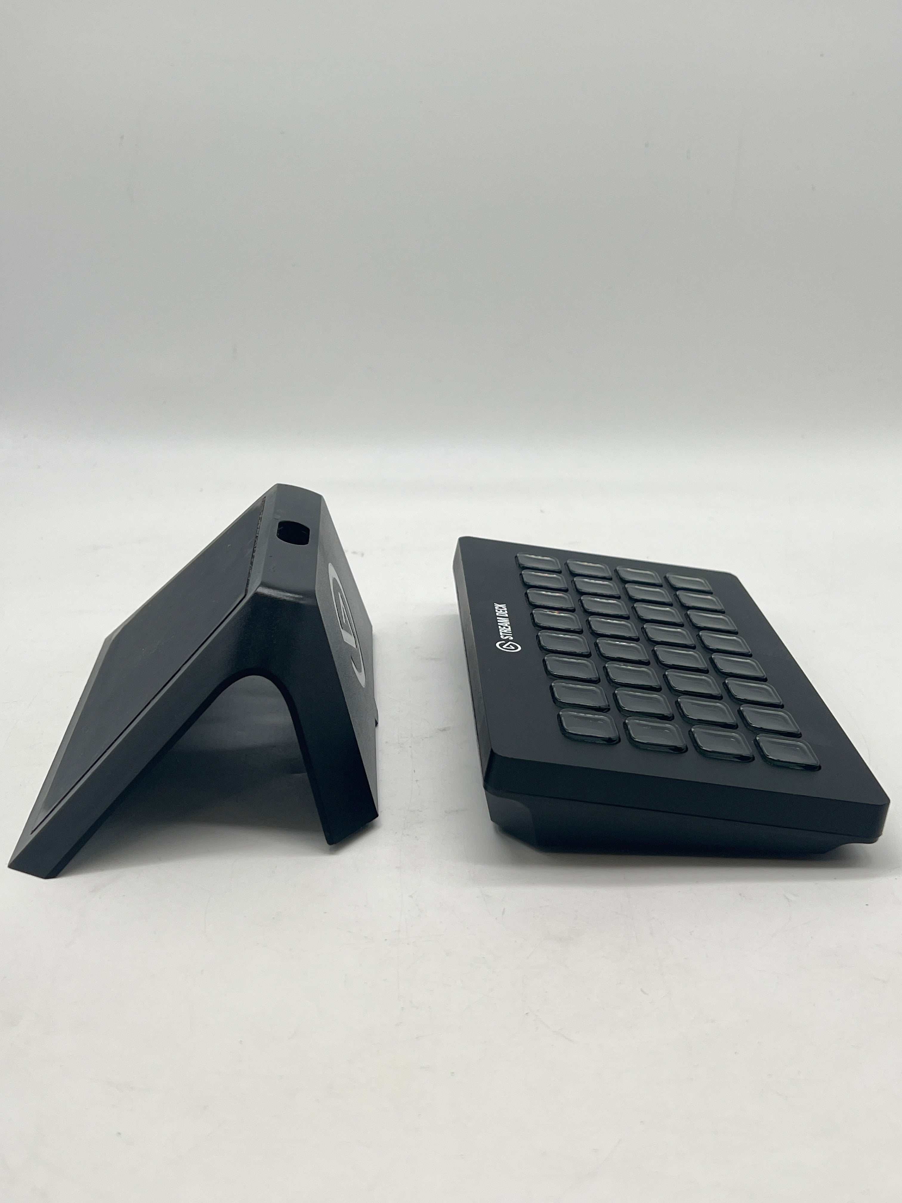 Elgato Stream Deck Controller XL 32 Key USB Black Tabletop Controller