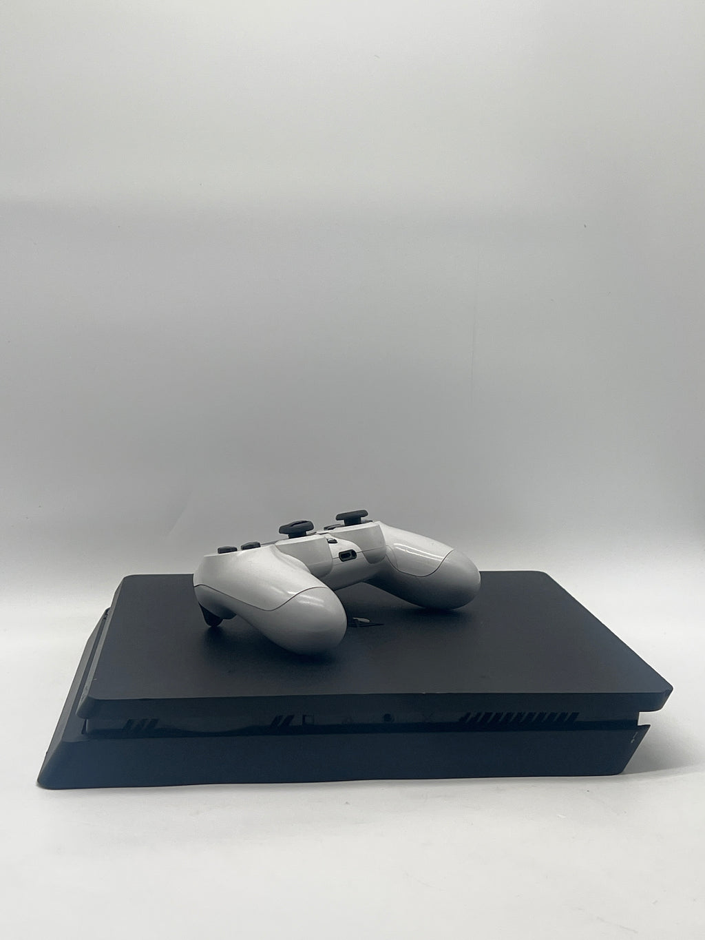 Sony PlayStation 4 Slim CUH-2215B 1TB Black Console with HDMI and Controller