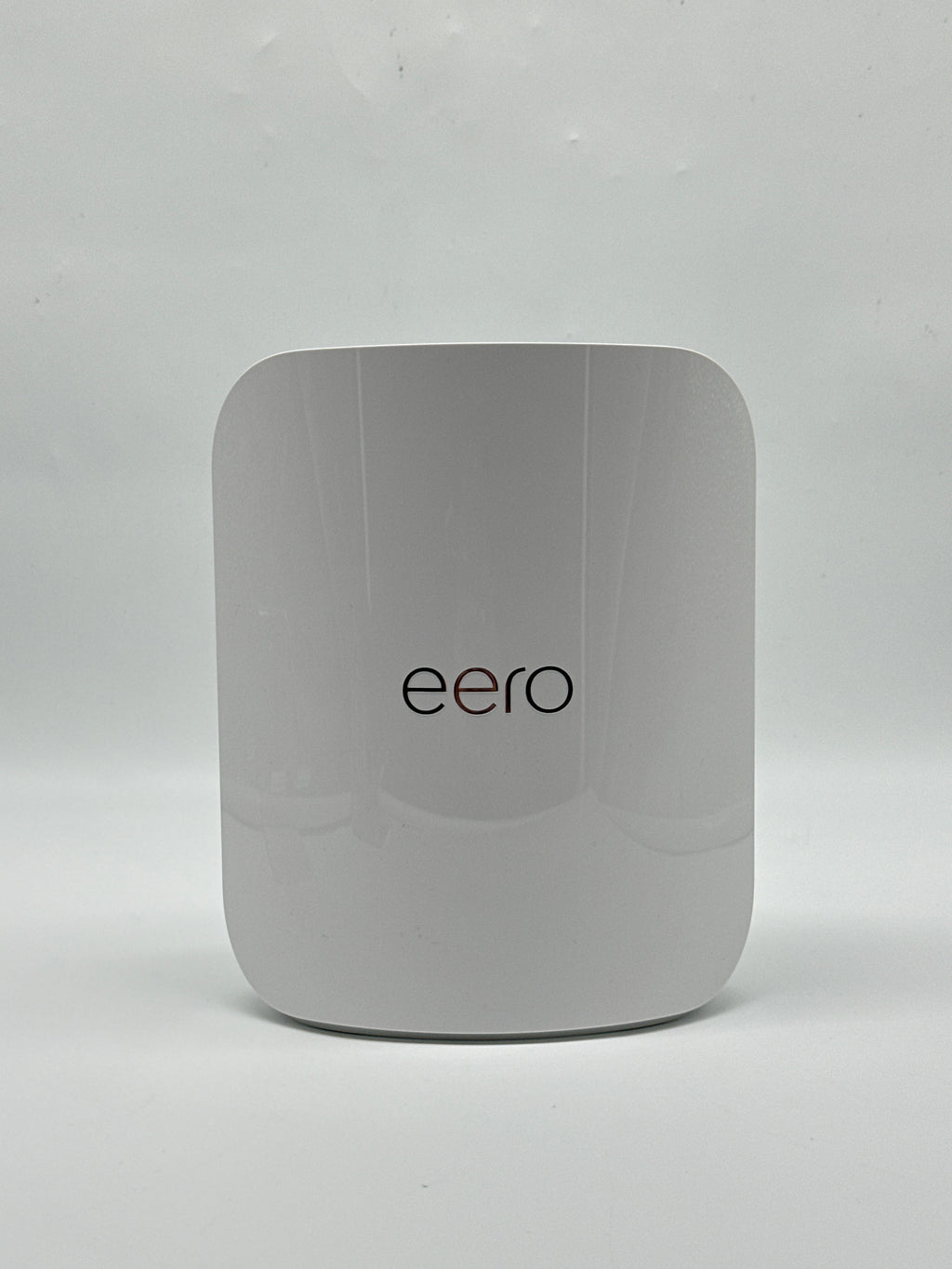 eero Pro 7 ME10001 Tri-Band Mesh Wi-Fi 7 Router - For Parts