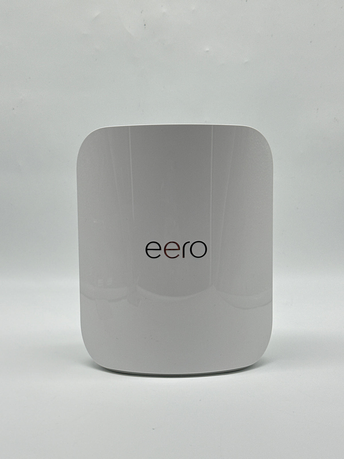 eero Pro 7 ME10001 Tri-Band Mesh Wi-Fi 7 Router - For Parts