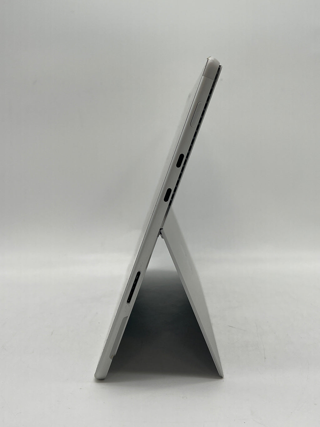 Microsoft Surface Pro 8 1982 i7-1185G7 16GB RAM 256GB SSD - Cracked screen
