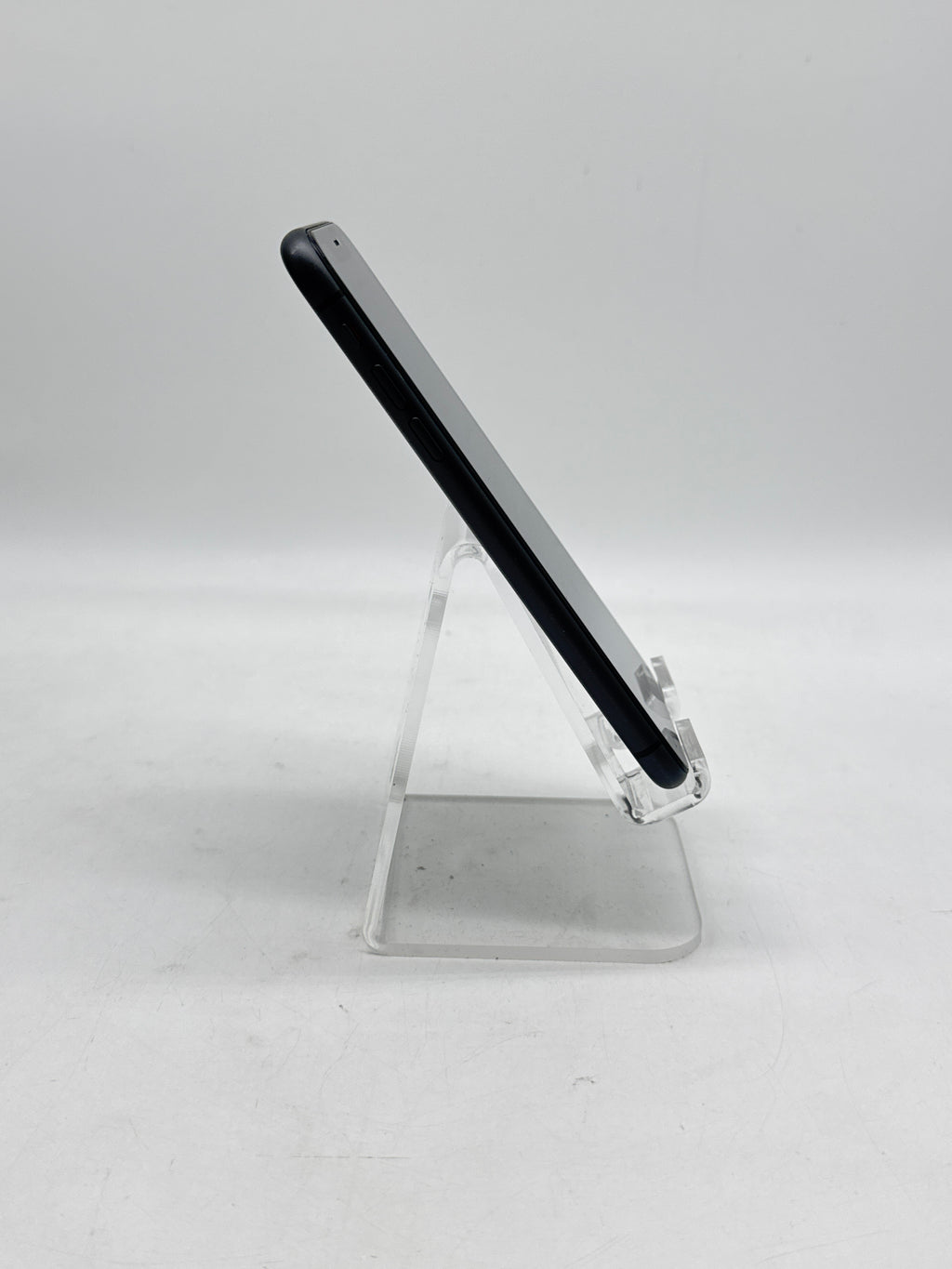 Apple iPhone 11 6.1" A2111 64GB Black Factory Unlocked - Used