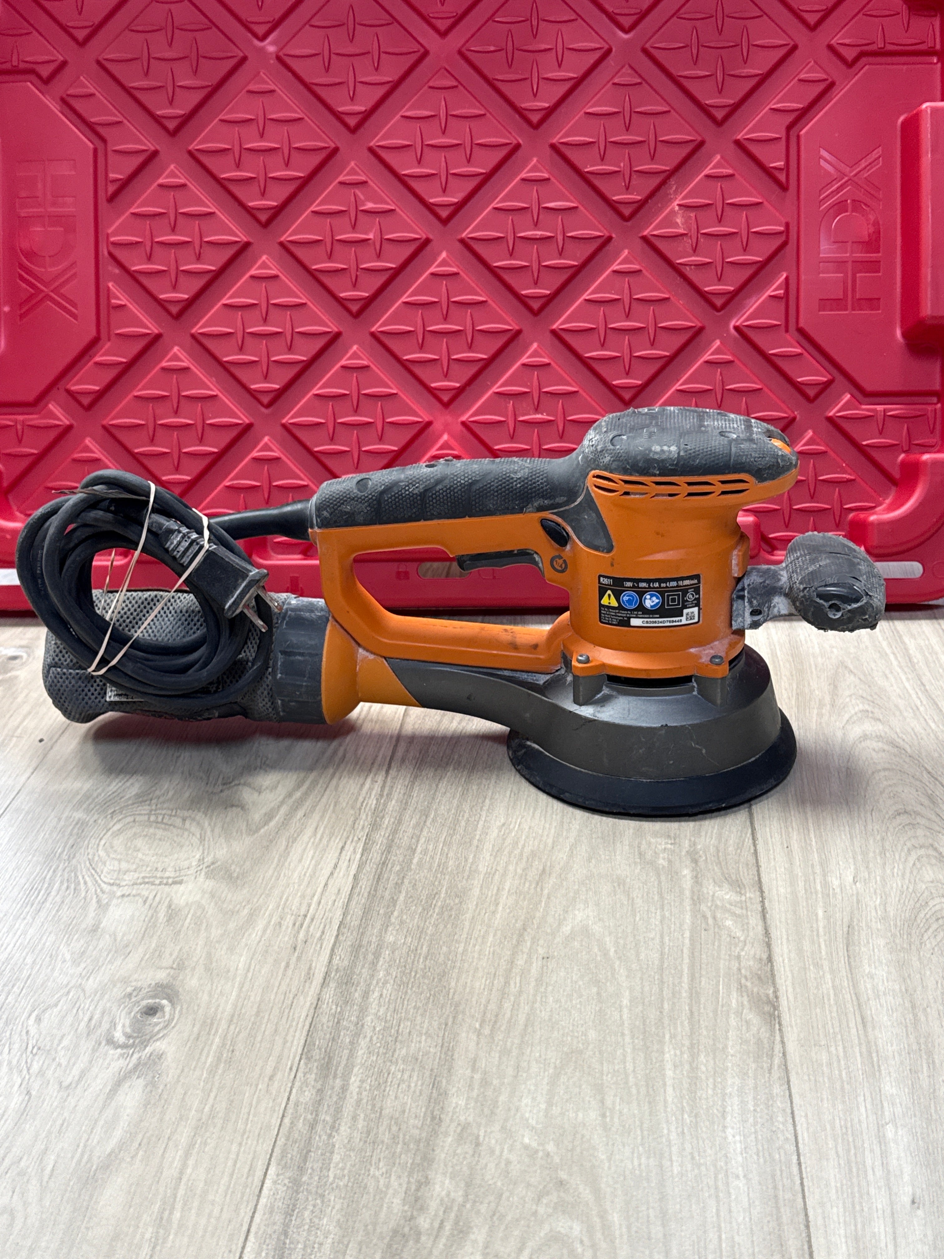 RIDGID R2611 6-Inch VS Random Orbit Sander Corded Electric Orbital Sander - Used