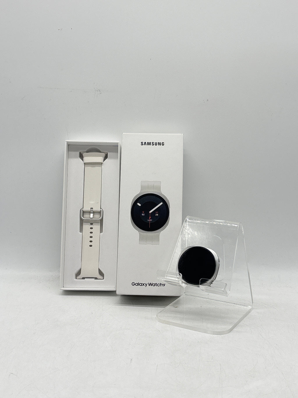 Samsung Galaxy Watch 9 SM-L345U 40mm Cream Wifi + Cellular - Used